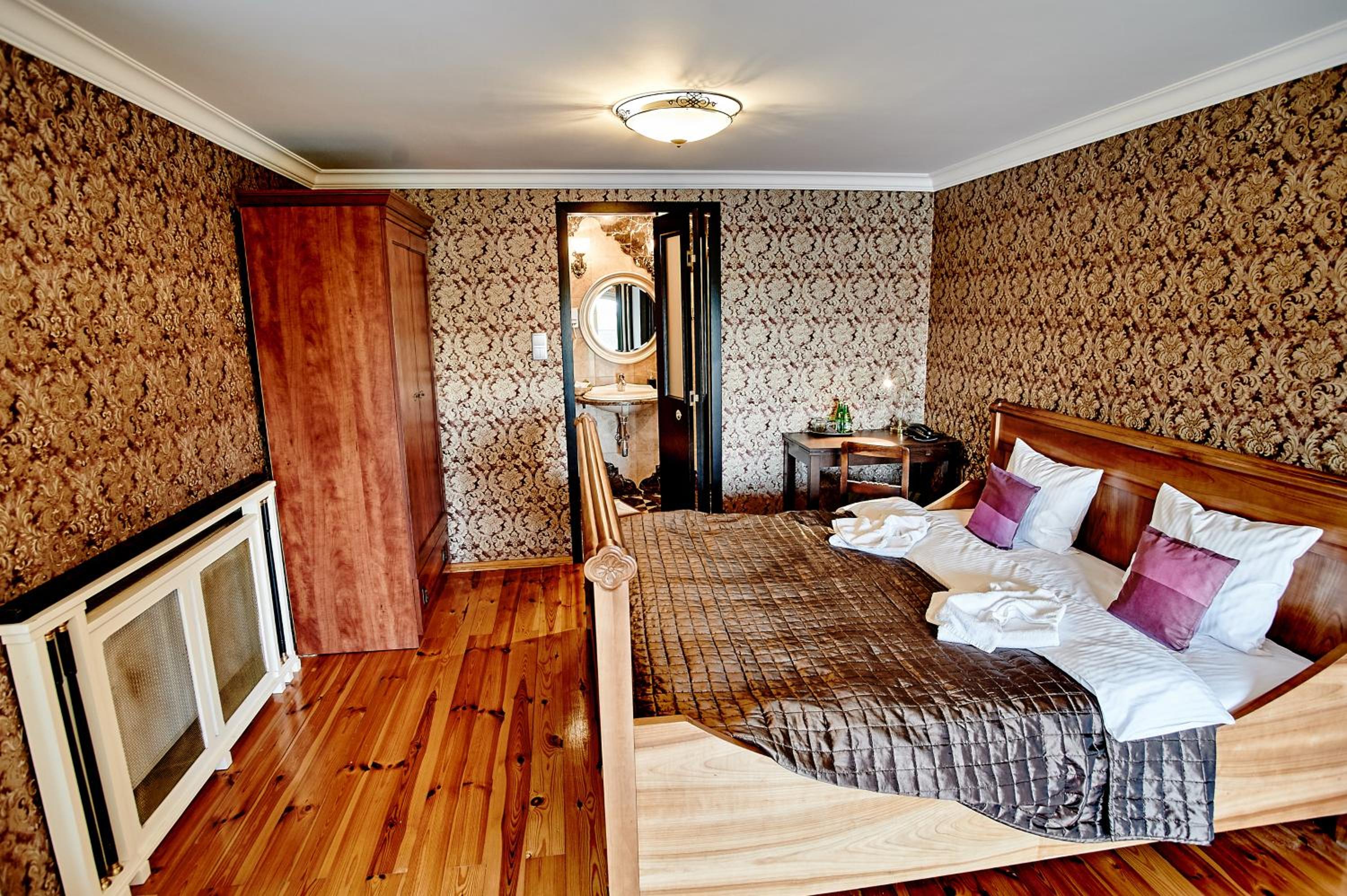 Deluxe Double Room - Photo 7