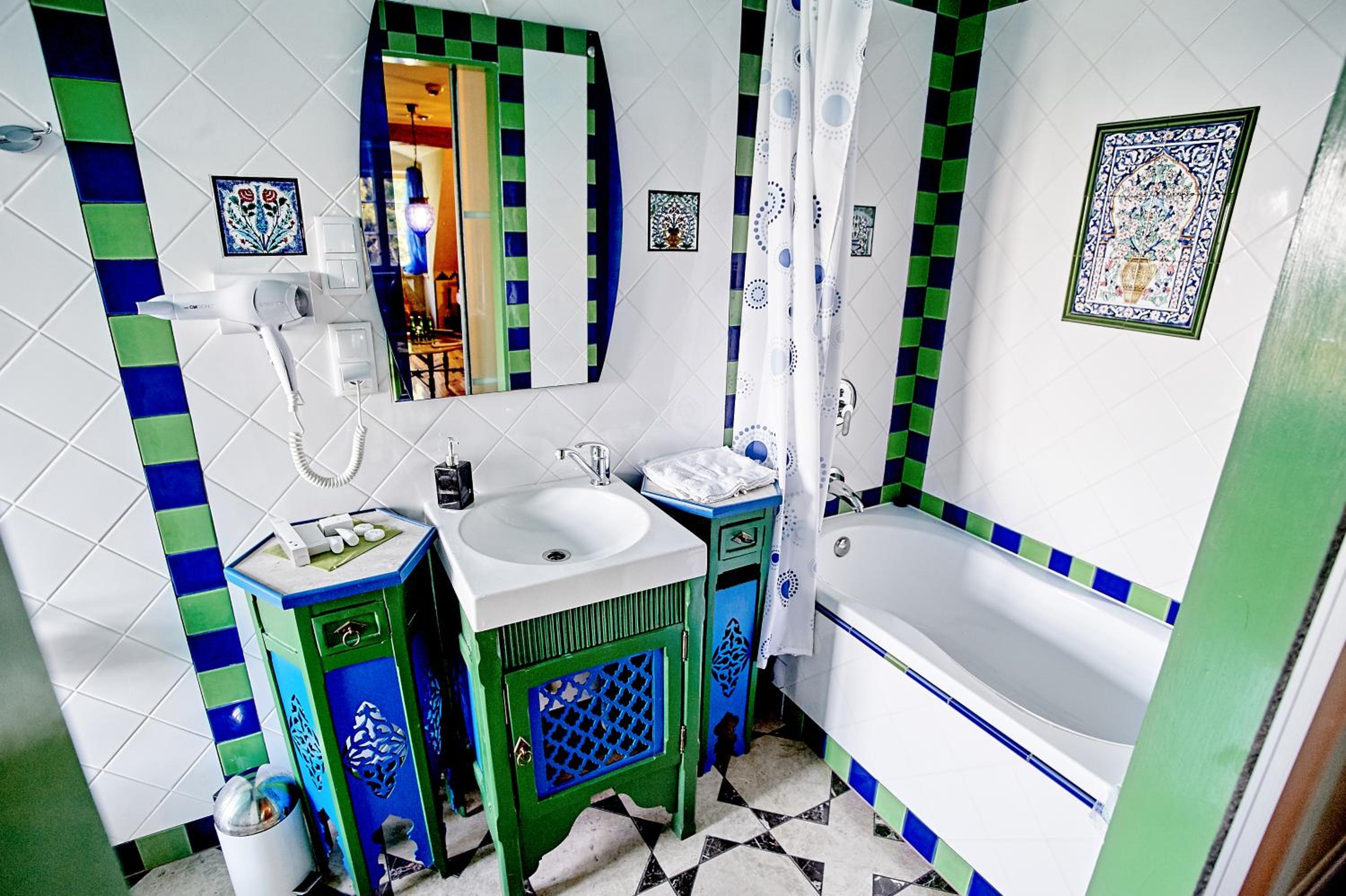 Standard Triple Room (Arabic Style) - Photo 3