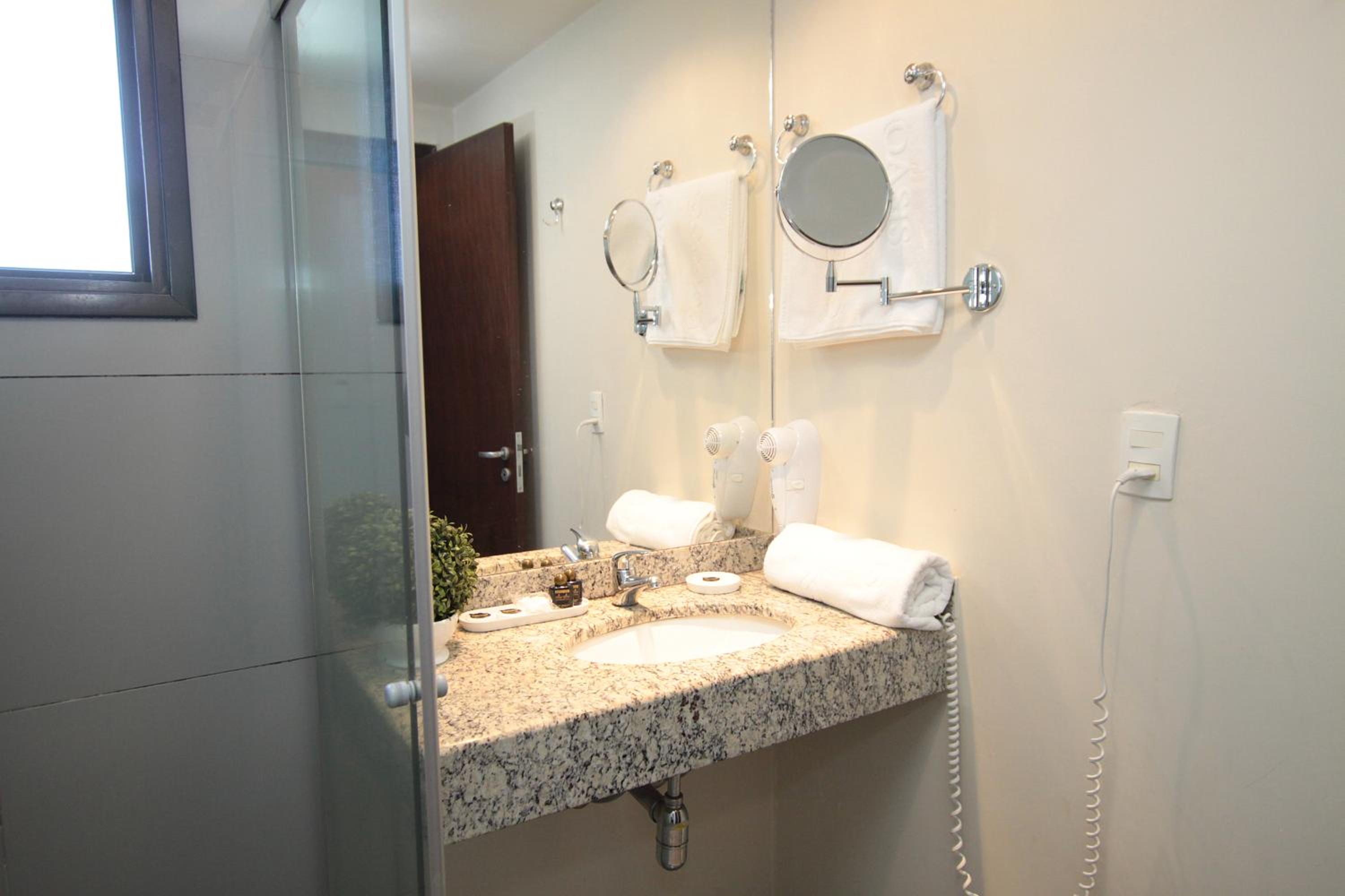 Standard Double Room - Photo 2
