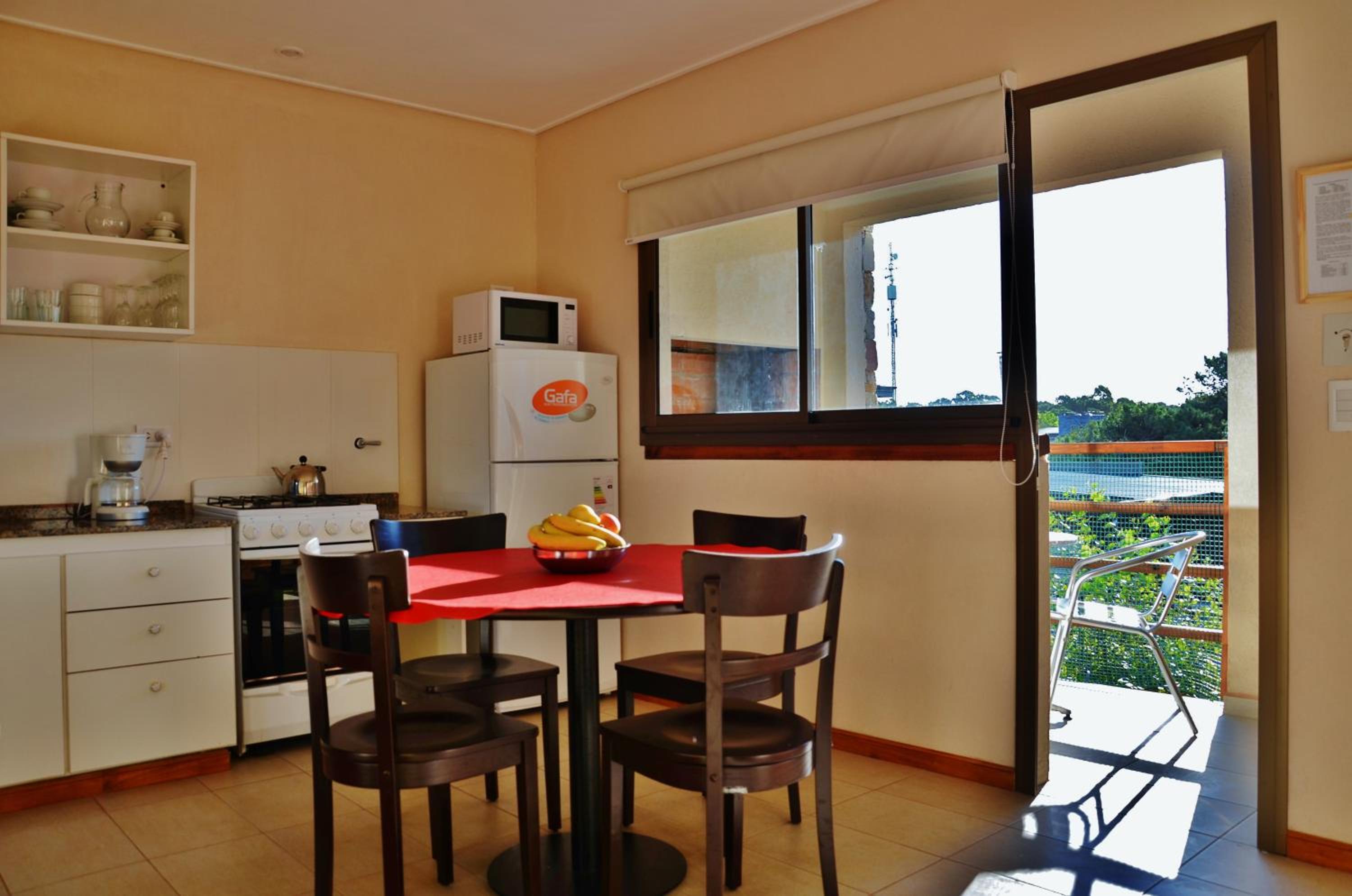 Apartment with Balcony photo 3