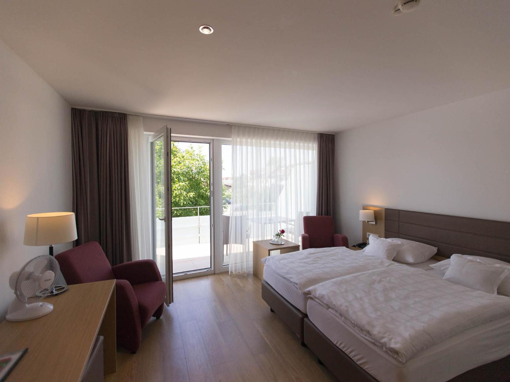 Superior Double Room with Balcony - Photo 3