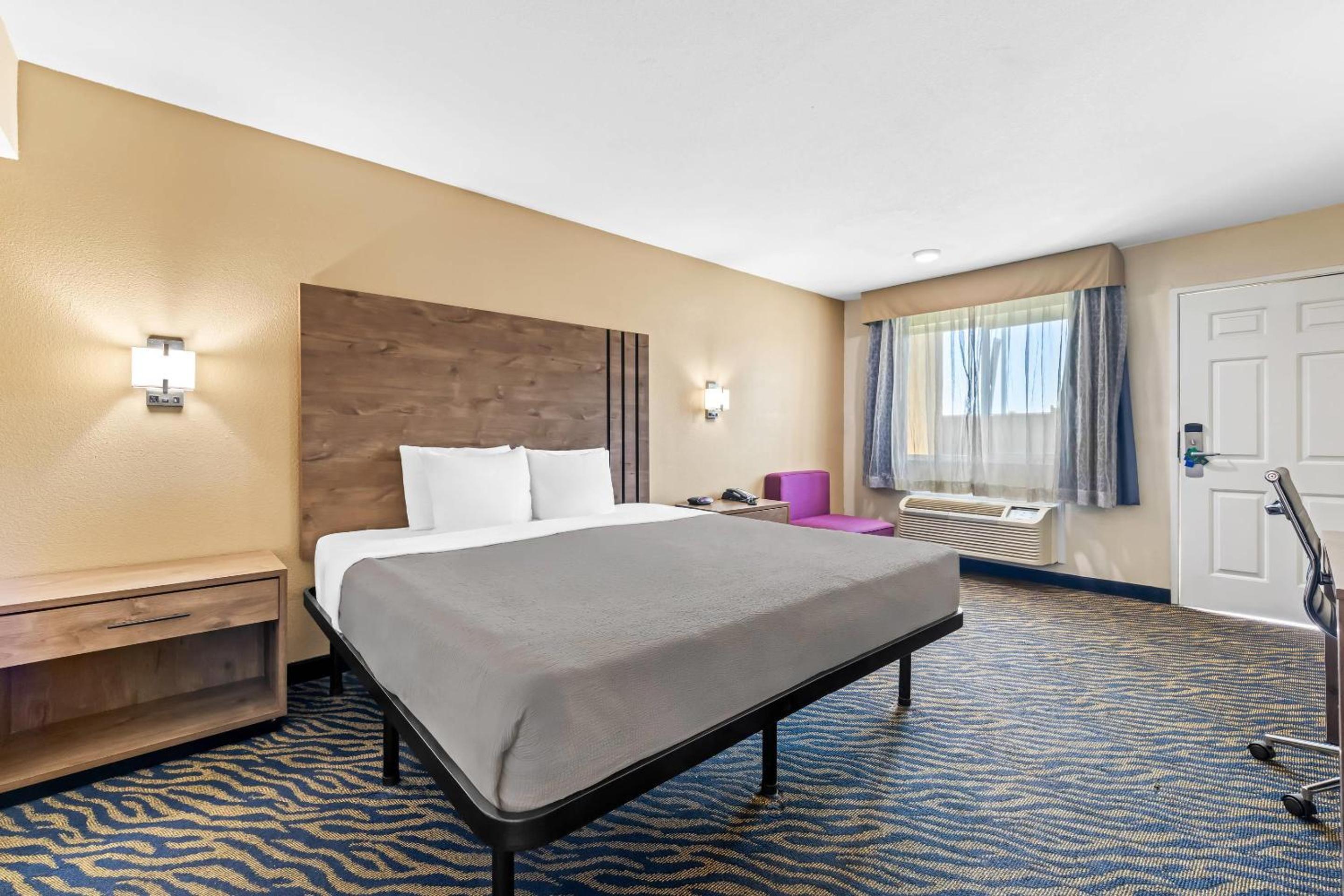 King Room - Disability Access/Non Smoking  - Photo 2