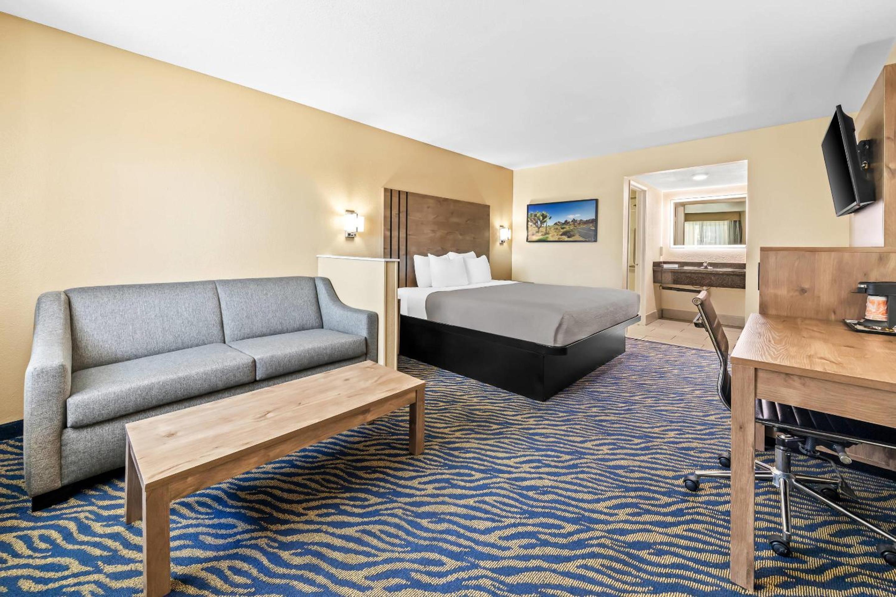 One Room Suite with Sofa bed - Non Smoking photo 2