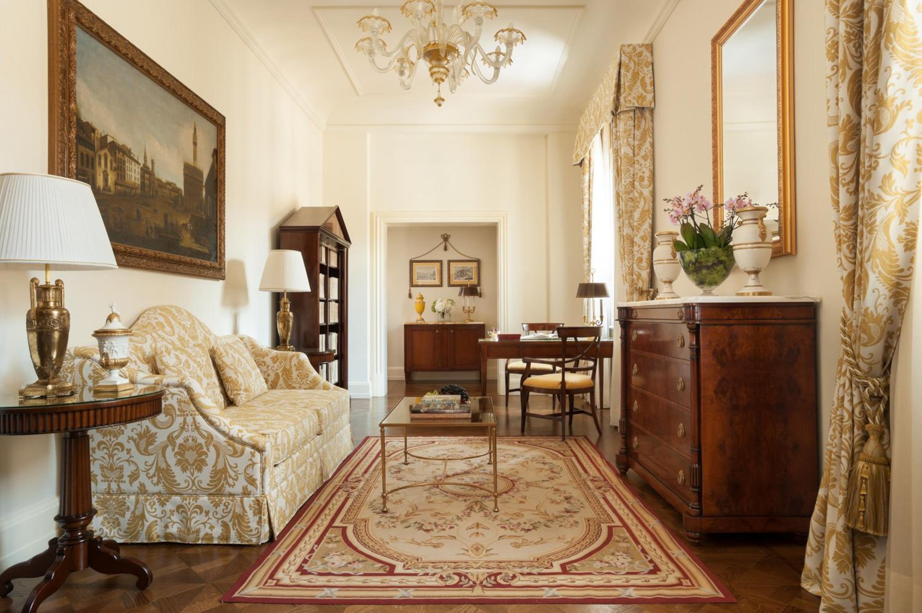 Deluxe Executive Suite with King Bed thumbnail 6