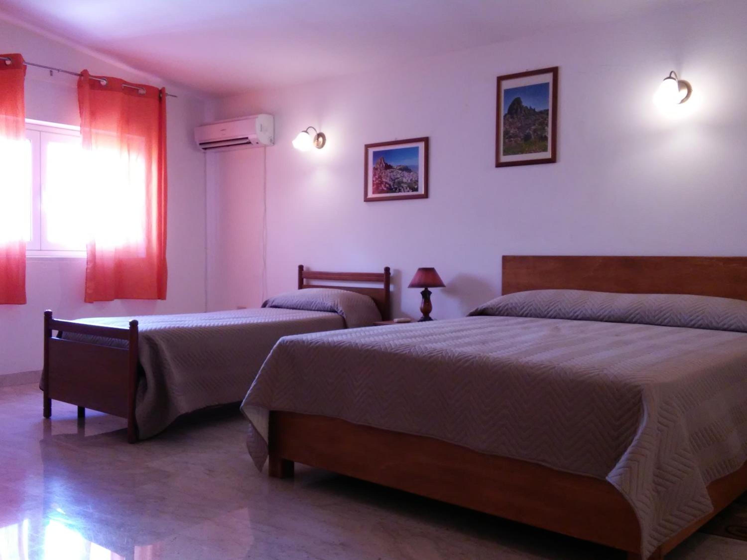 Quadruple Room With Private Bathroom photo 1