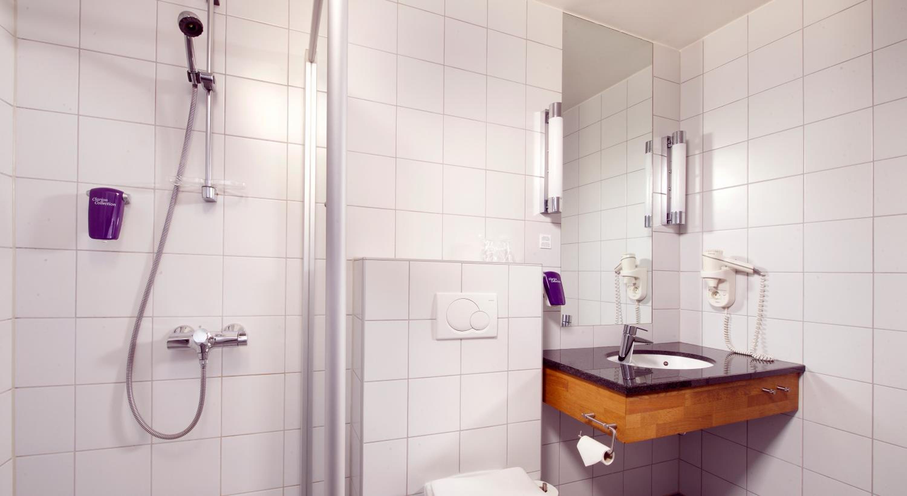 Double or Twin Room - Photo 4
