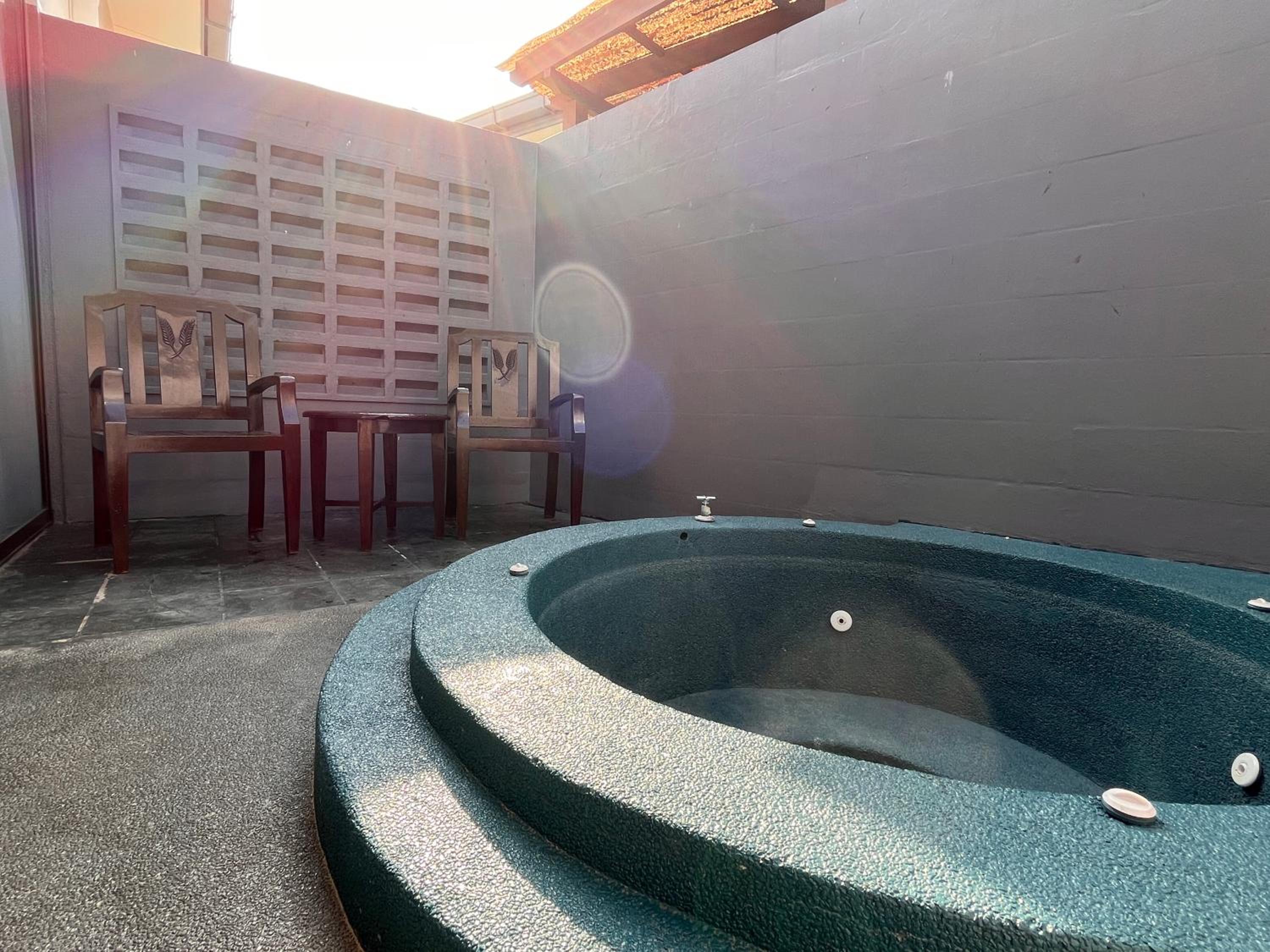 Jacuzzi Villa photo 2