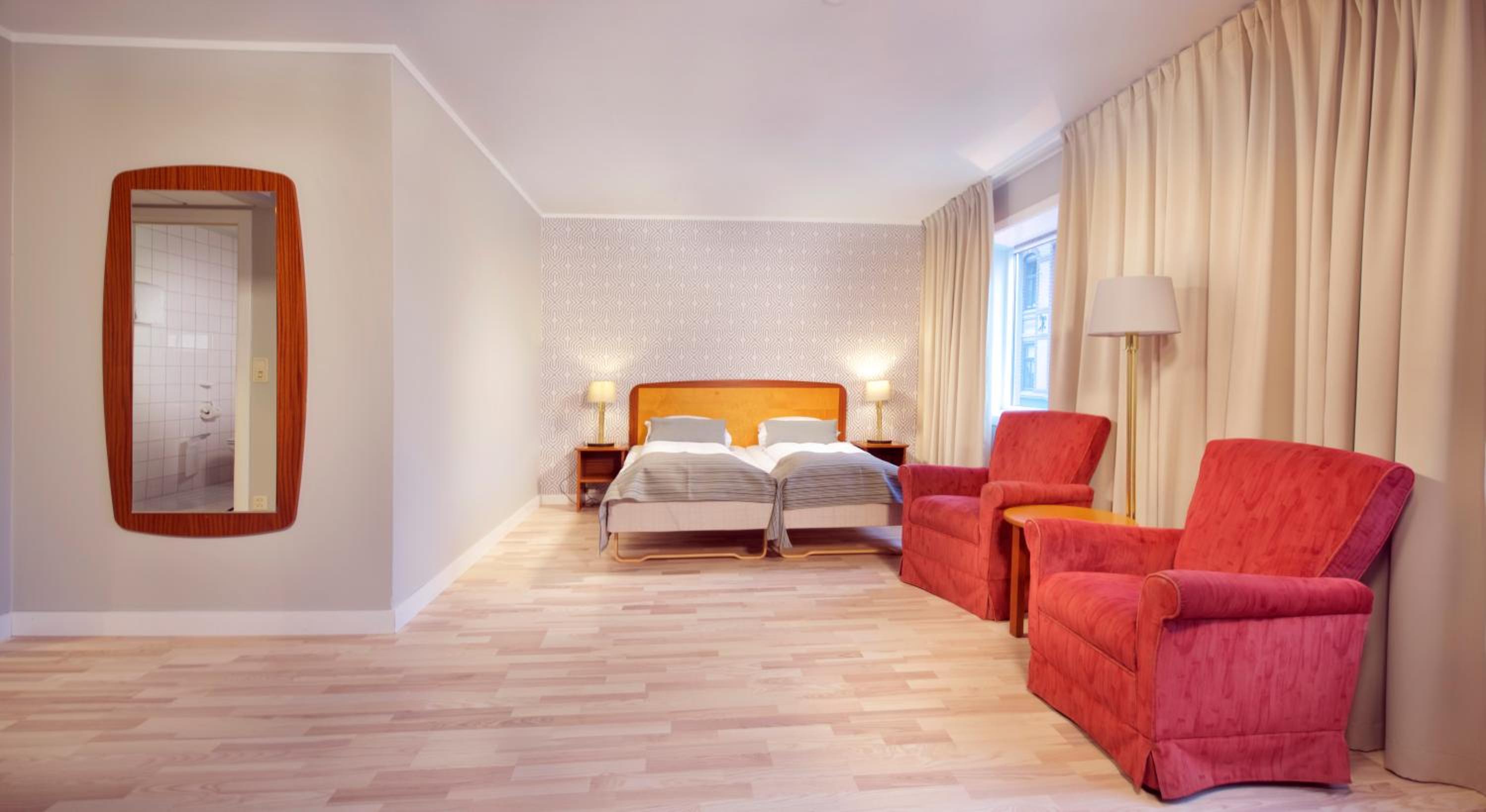 Twin Room - Photo 2