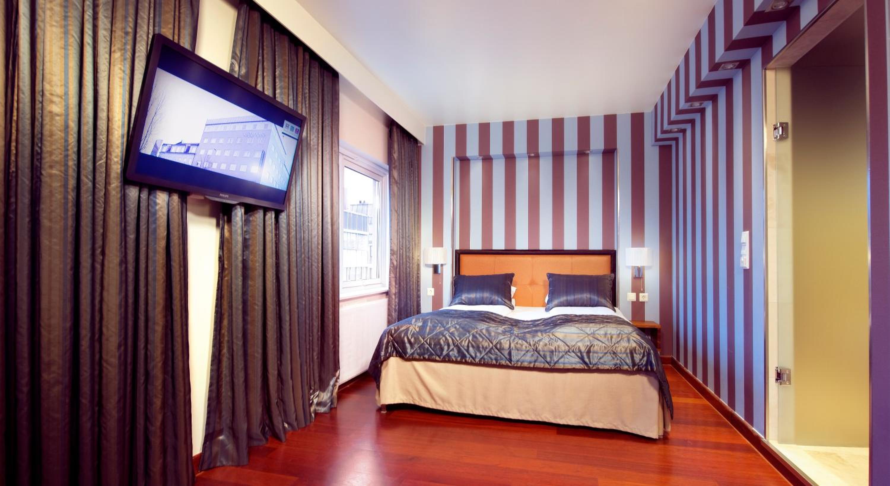 Twin Room - Photo 1