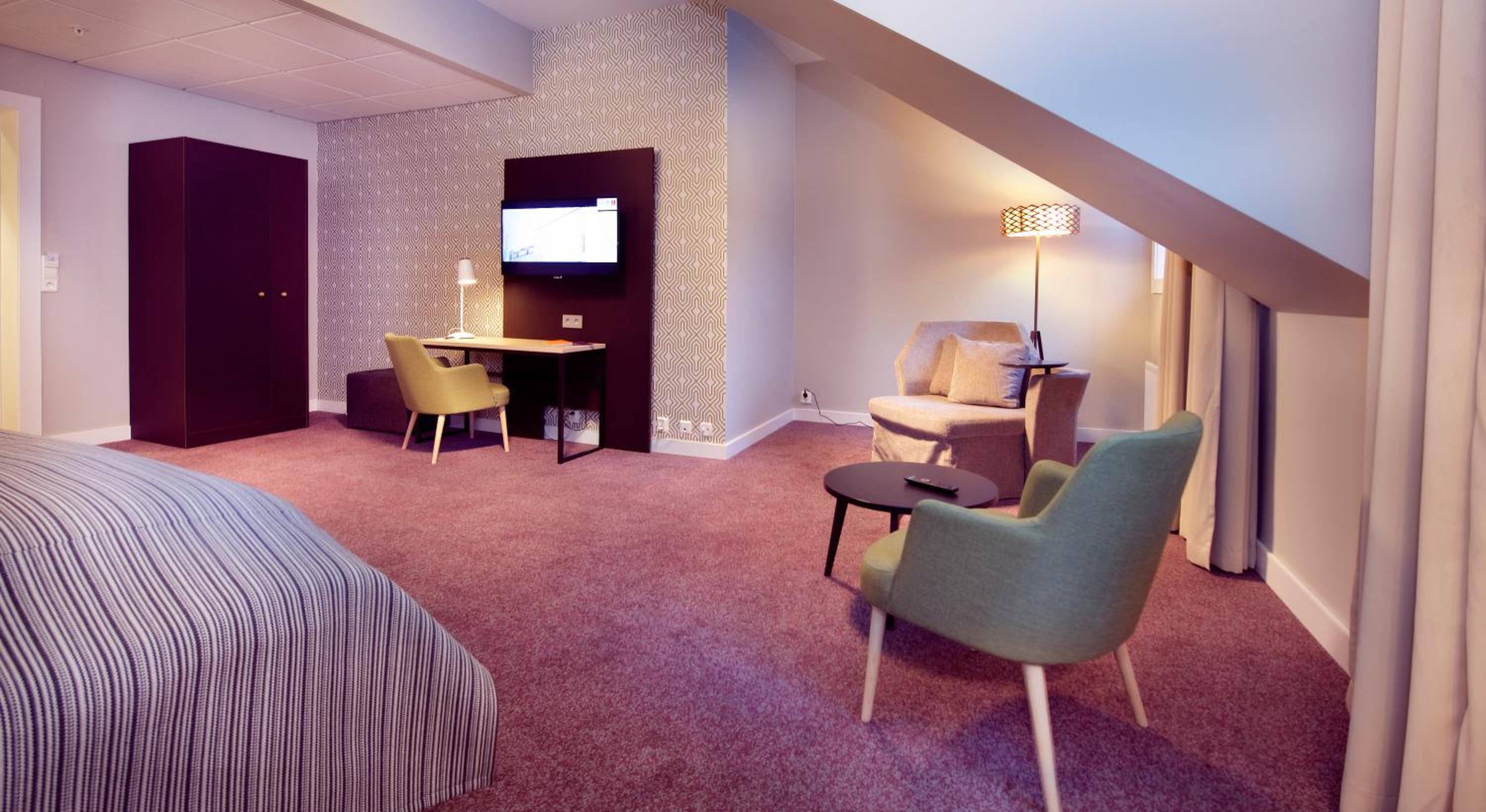 Twin Room - Photo 12