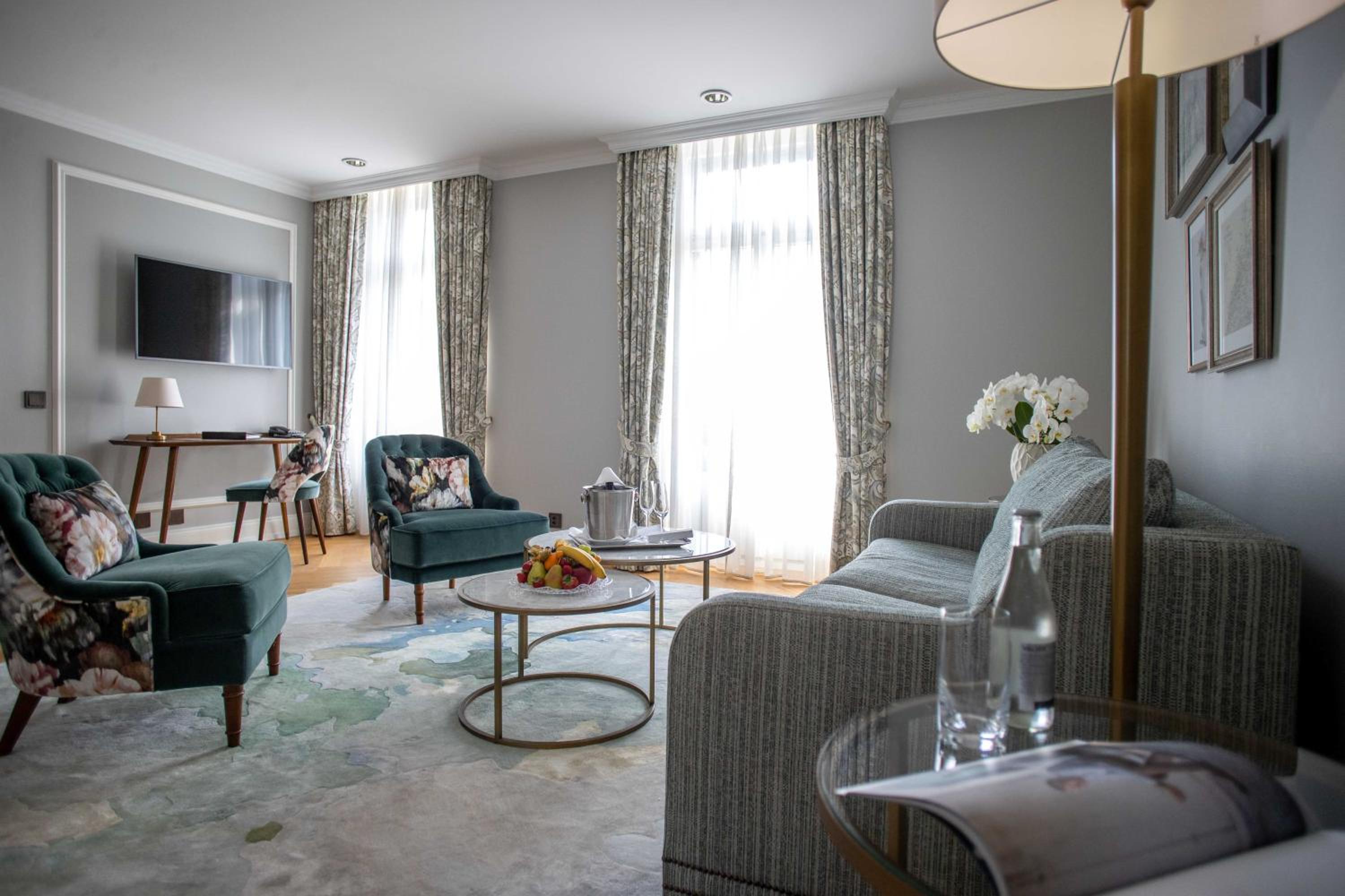 Deluxe Suite - Photo 1