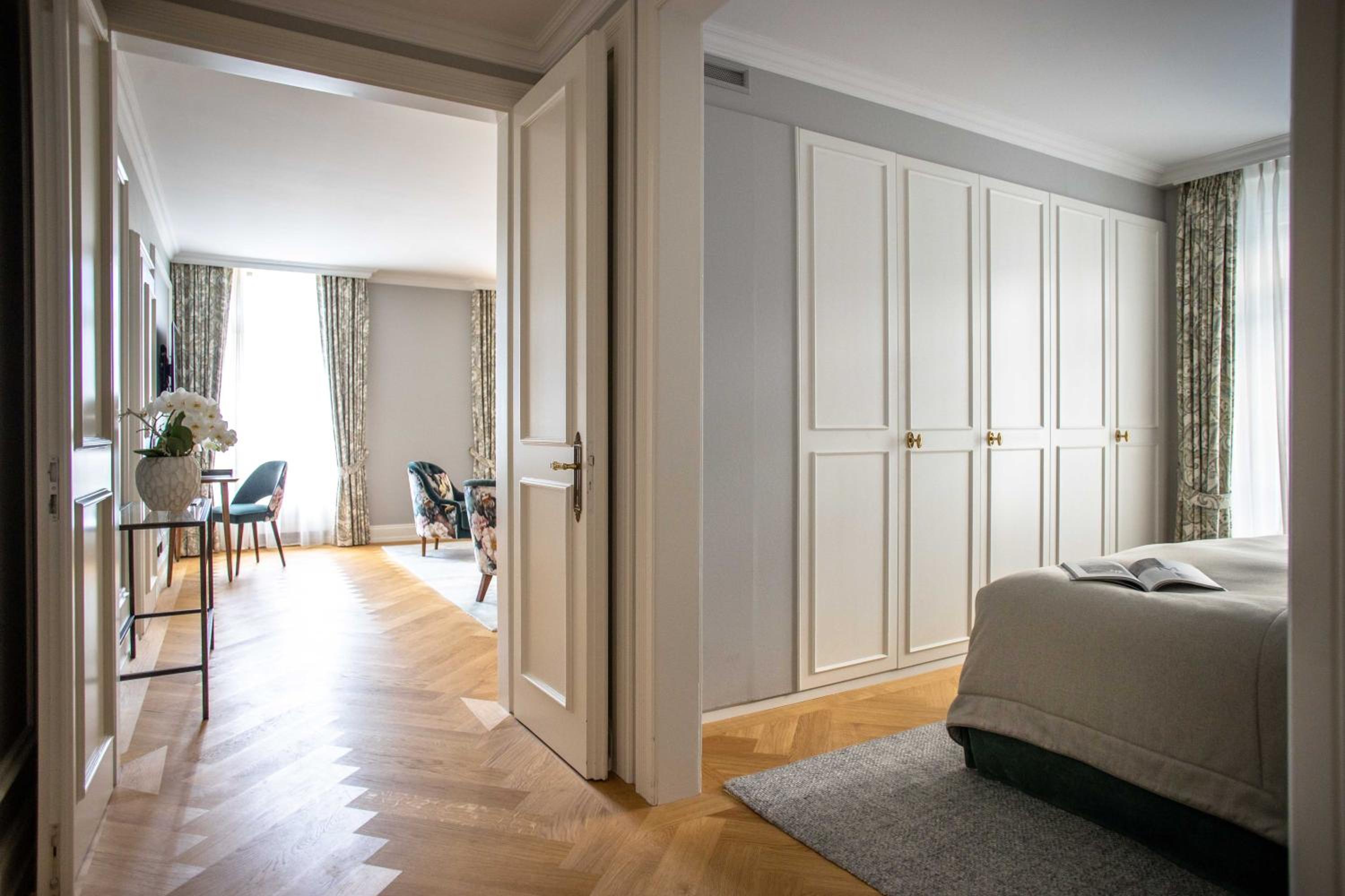 Deluxe Suite - Photo 2
