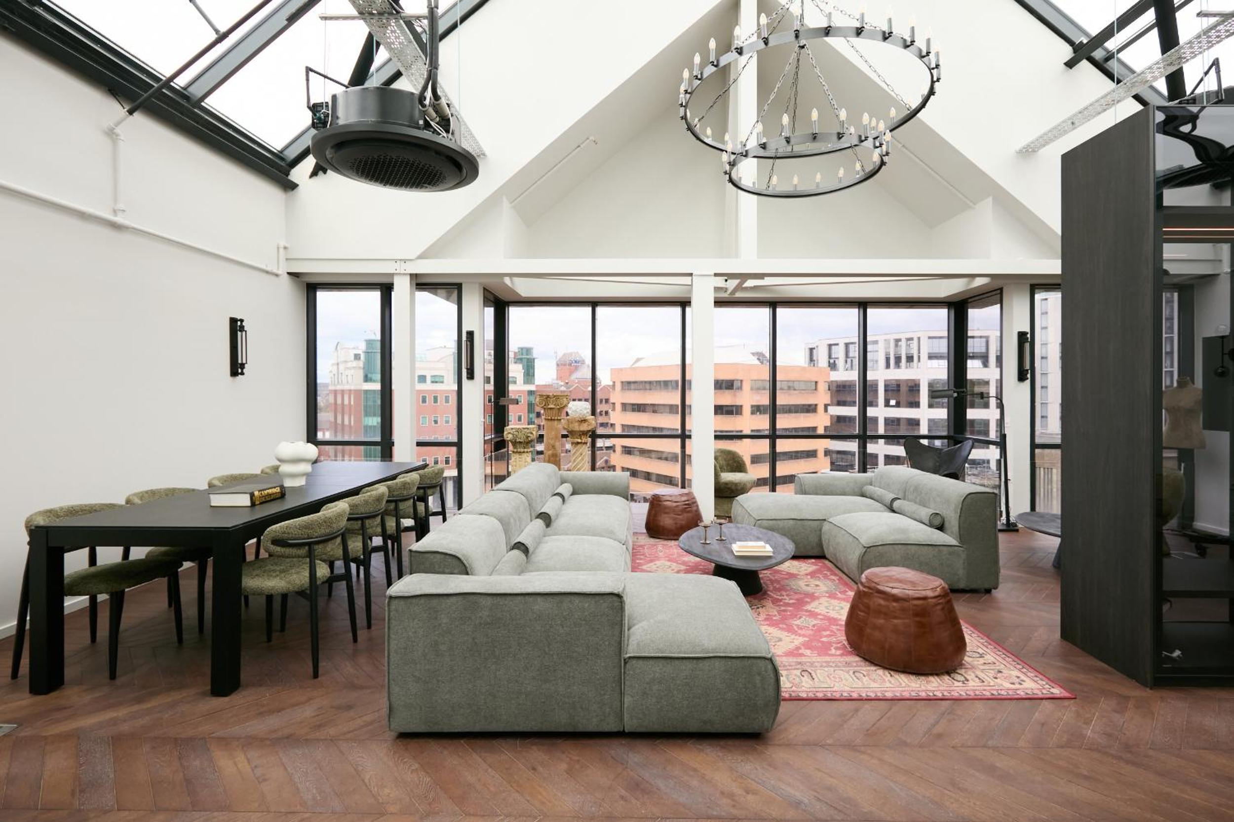 Penthouse Studio photo 3
