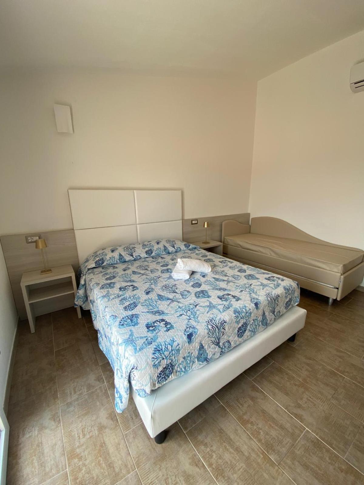 Triple Room with Bath
