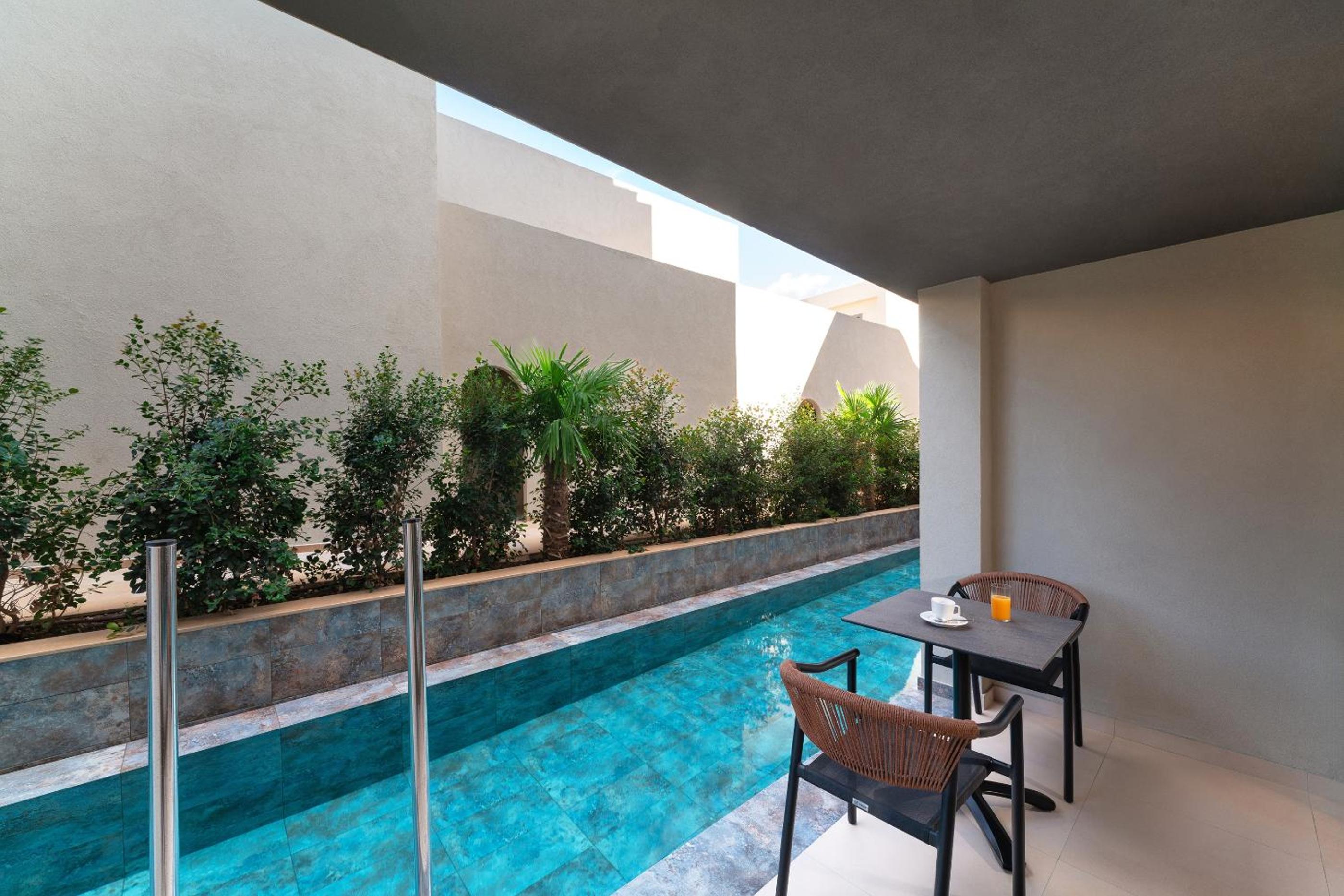 Deluxe Double Room with Heated Swim Up Pool