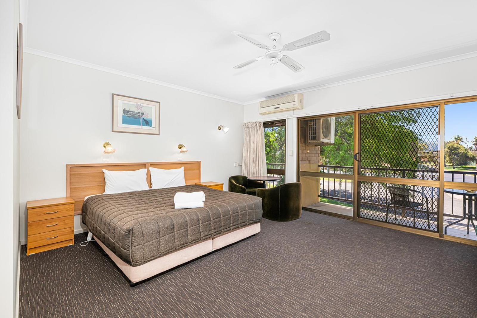 King Room with Balcony - No Pets Allowed photo 2