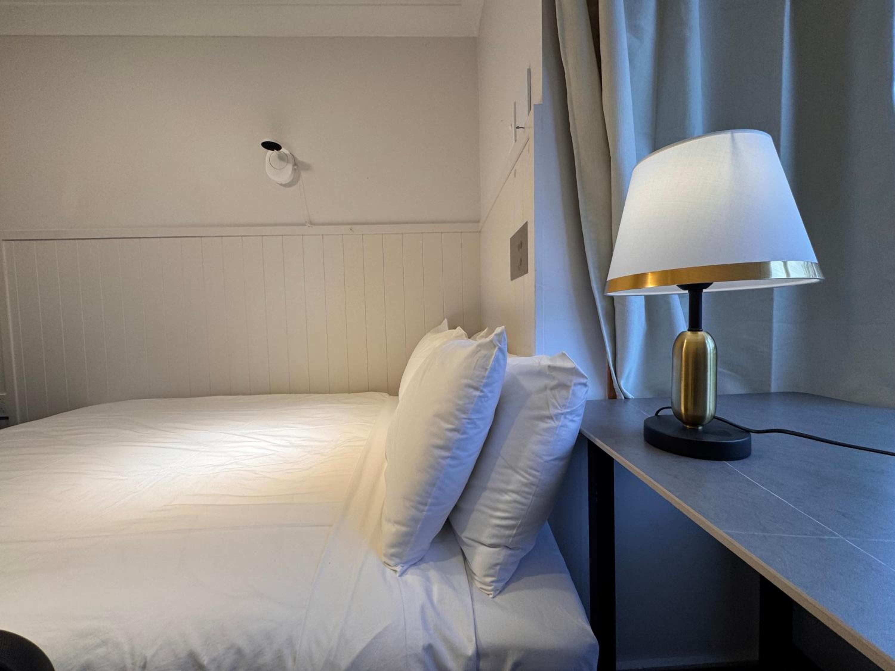 Single Room with Private External Bathroom