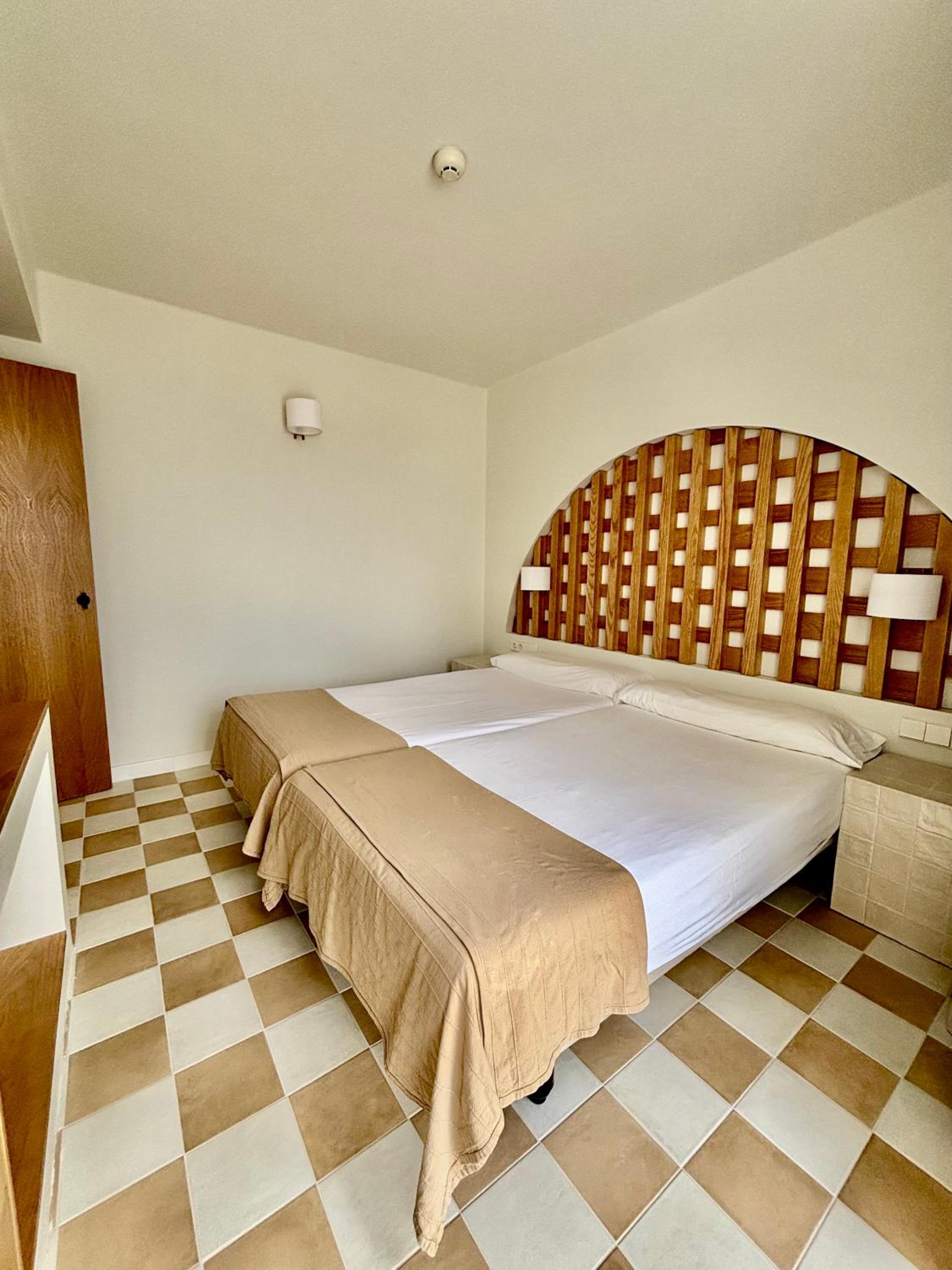 Superior Double or Twin Room photo 3