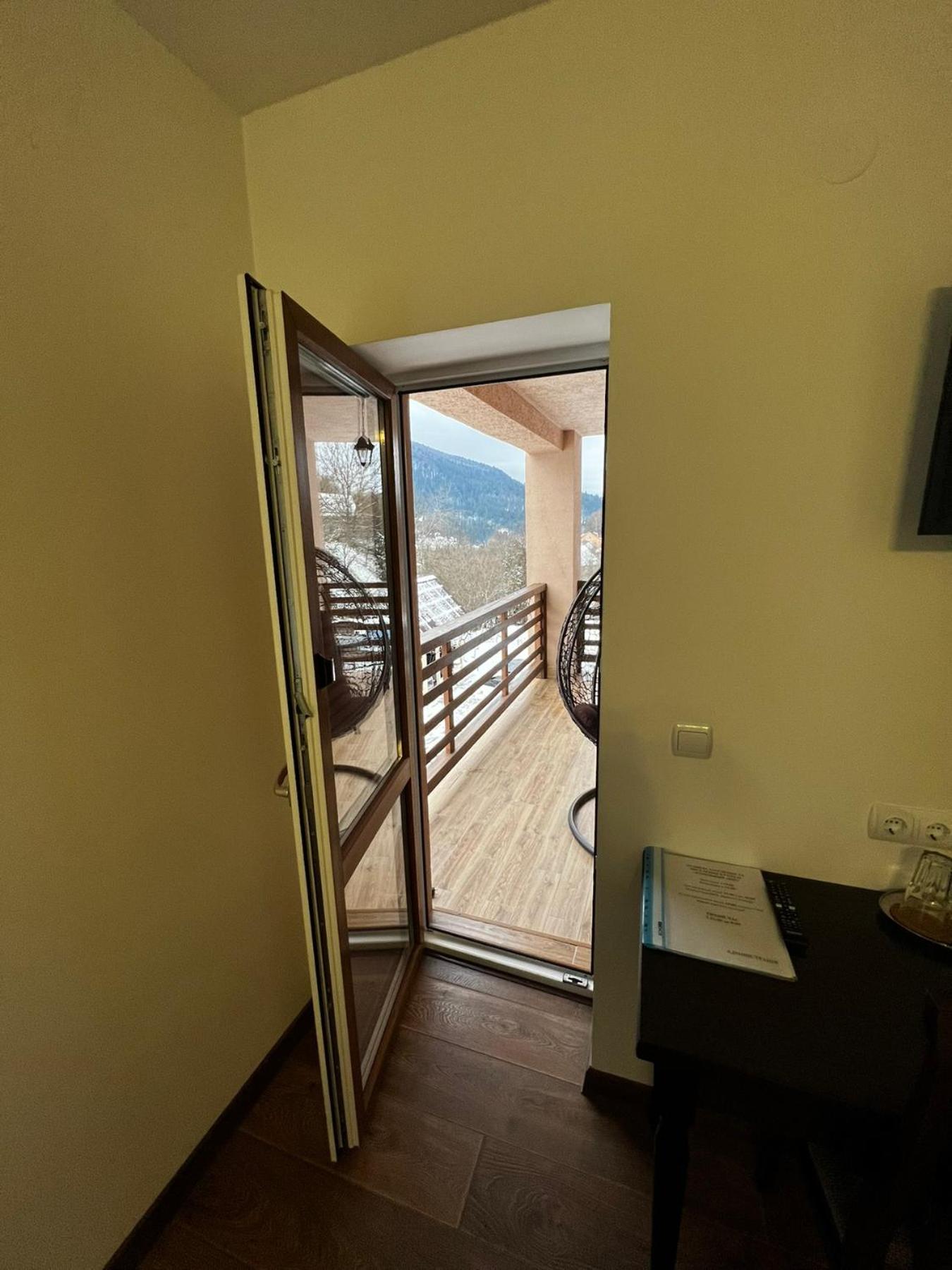 Deluxe Double Room with Extra Bed photo 2