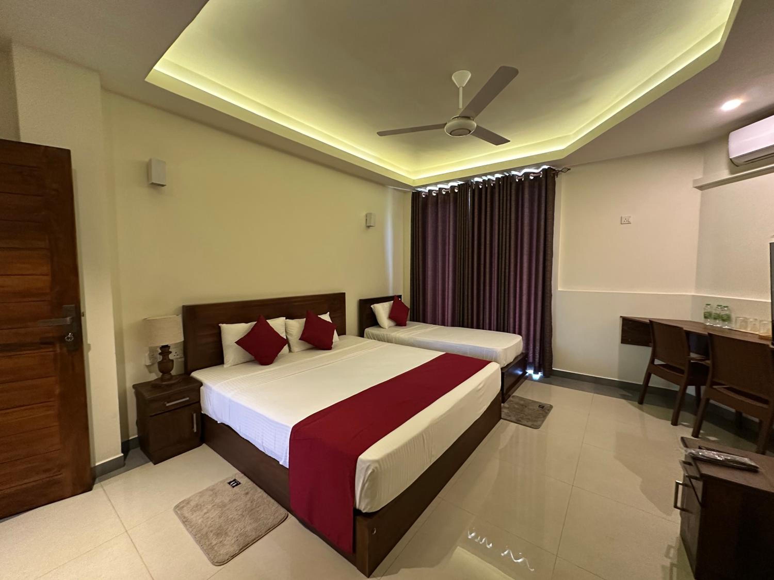 Deluxe Triple Room photo 2