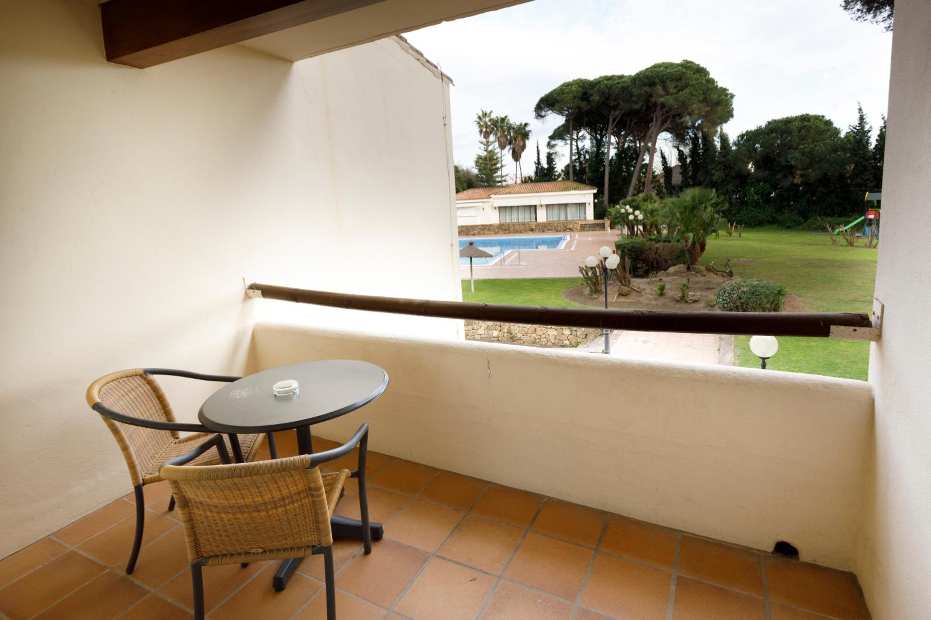 Queen Room with Garden View