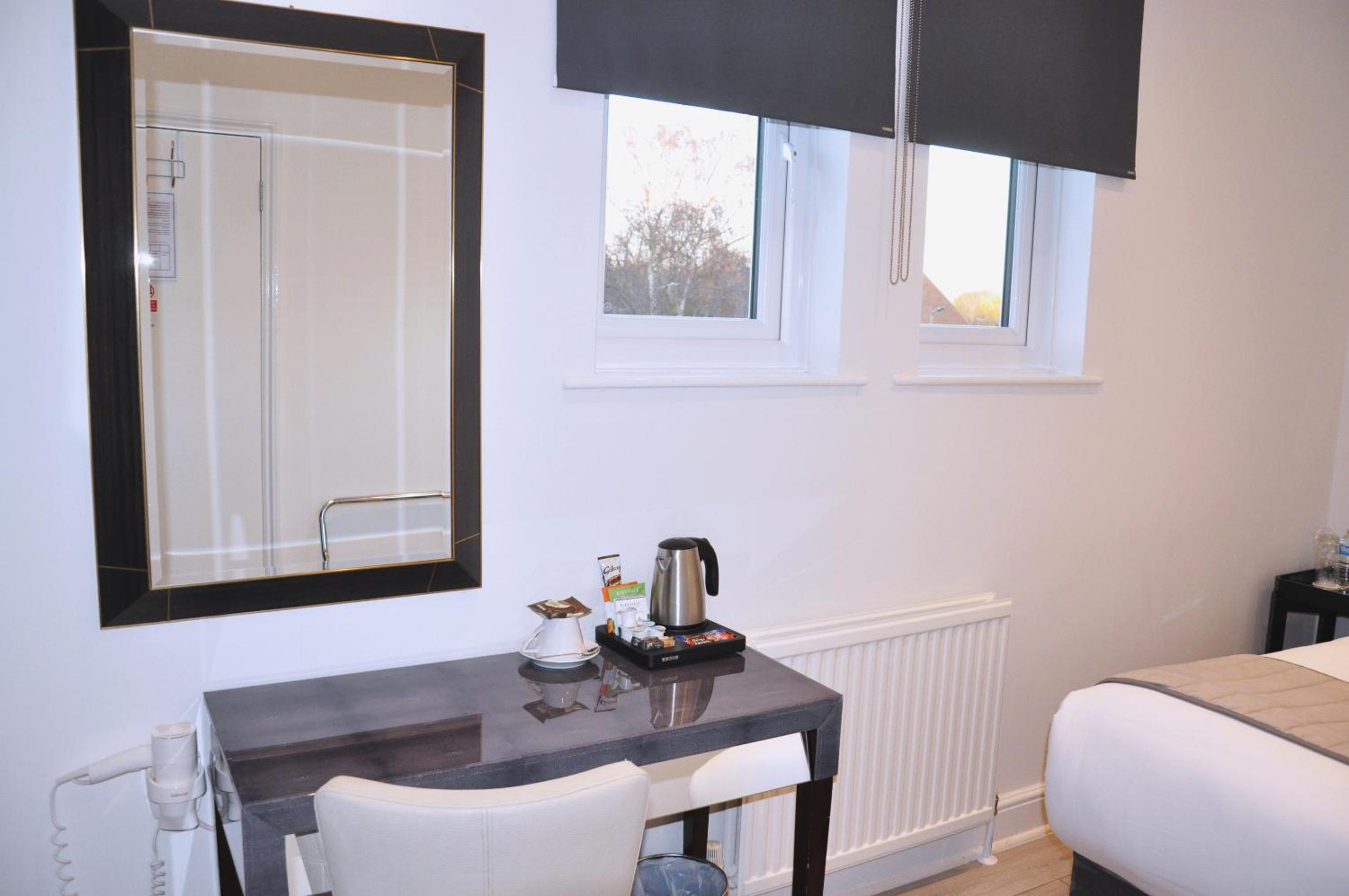 Double Room with Private Bathroom - Photo 6