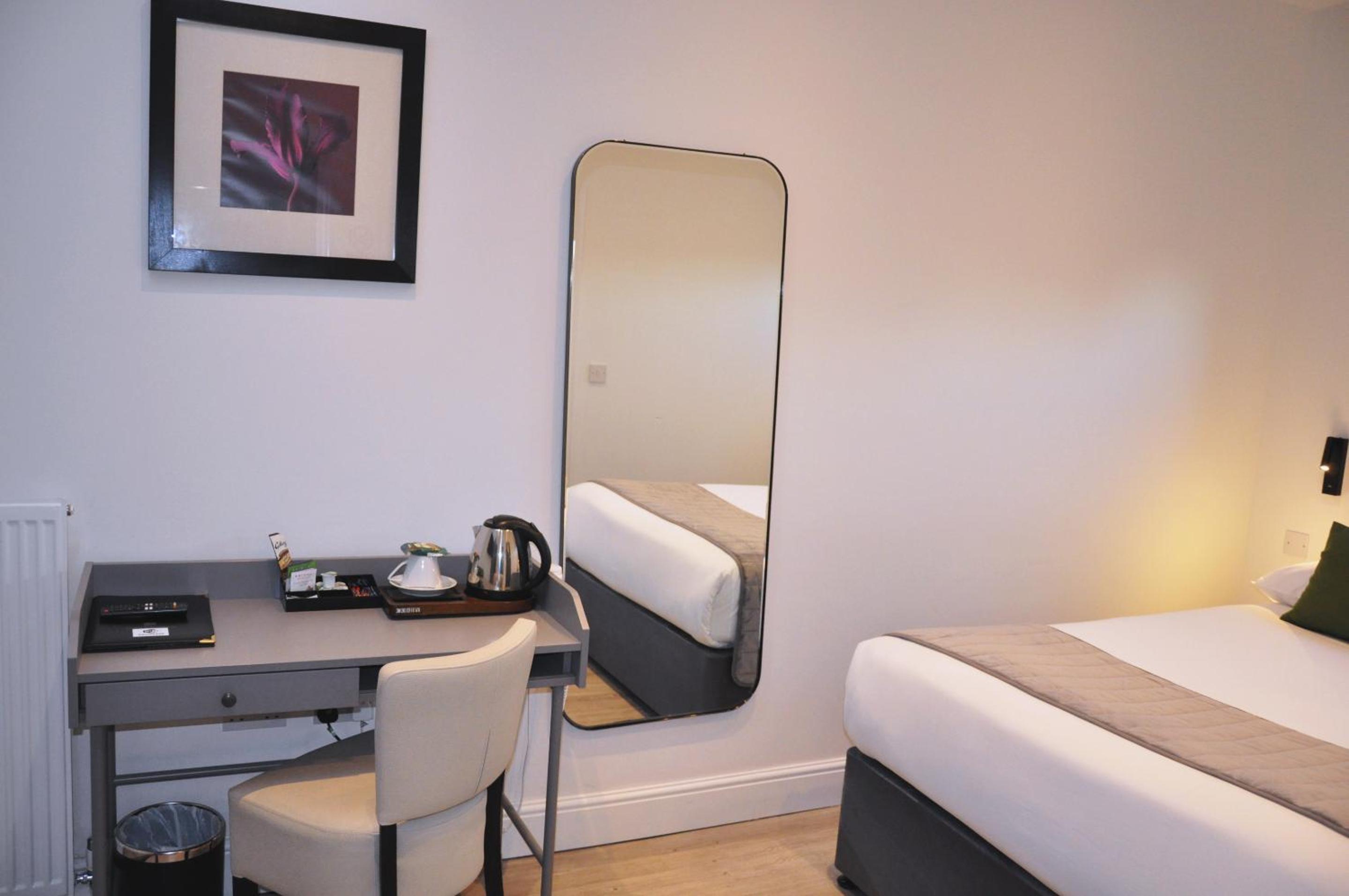 Double Room with Private Bathroom - Photo 15