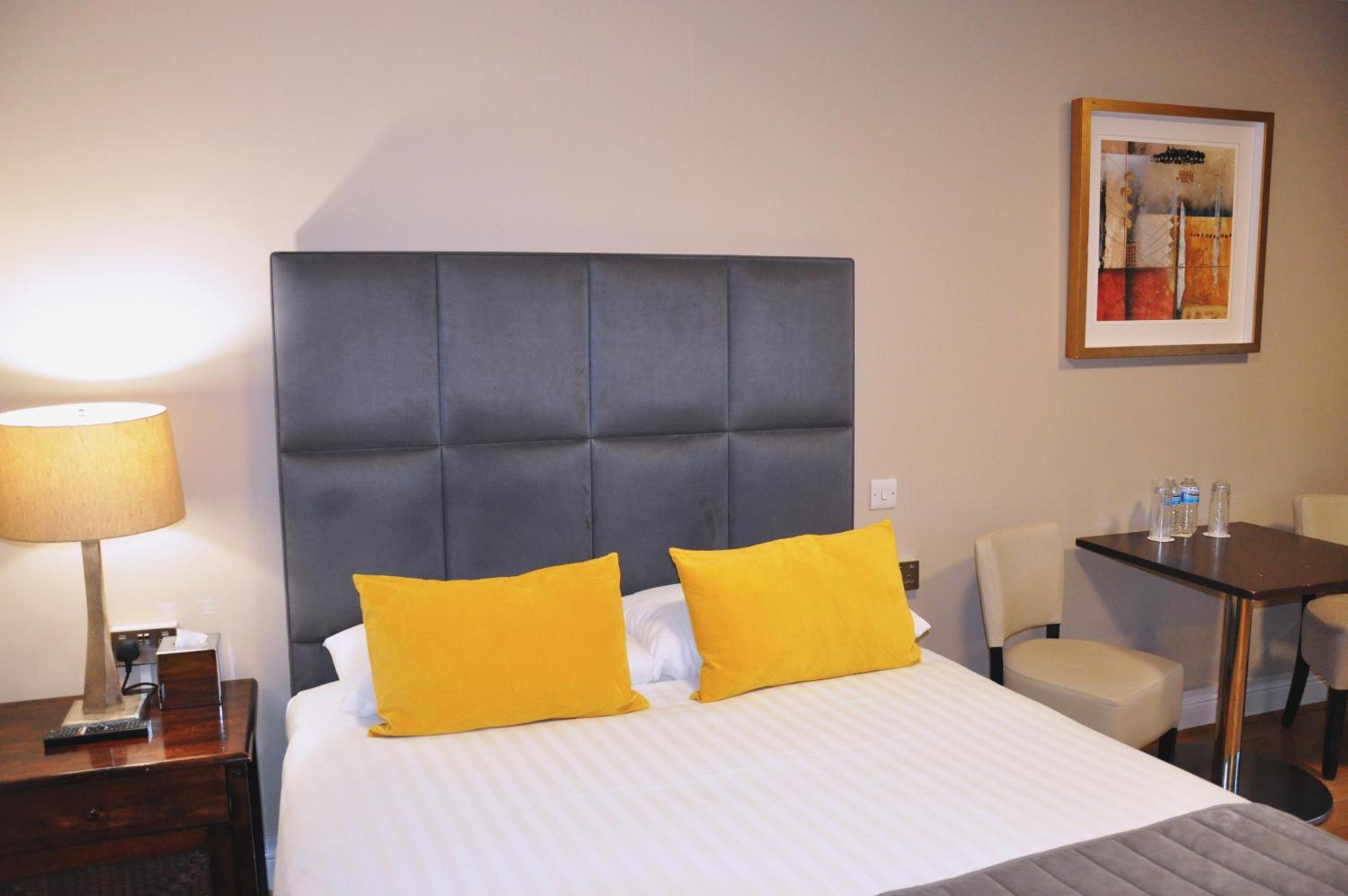 Double Room with Private Bathroom - Photo 18