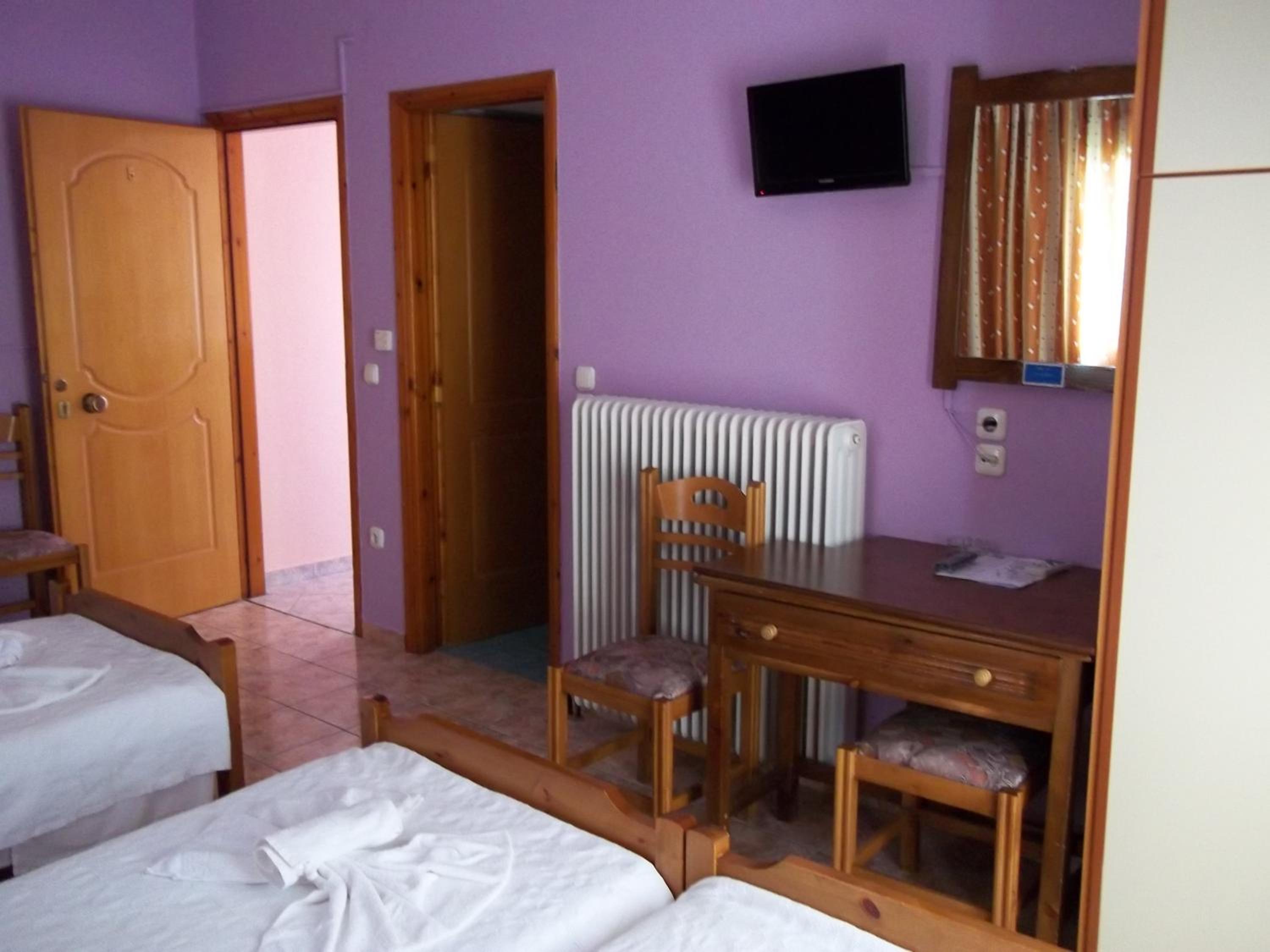Studio with Balcony (3 Adults)  - Photo 2