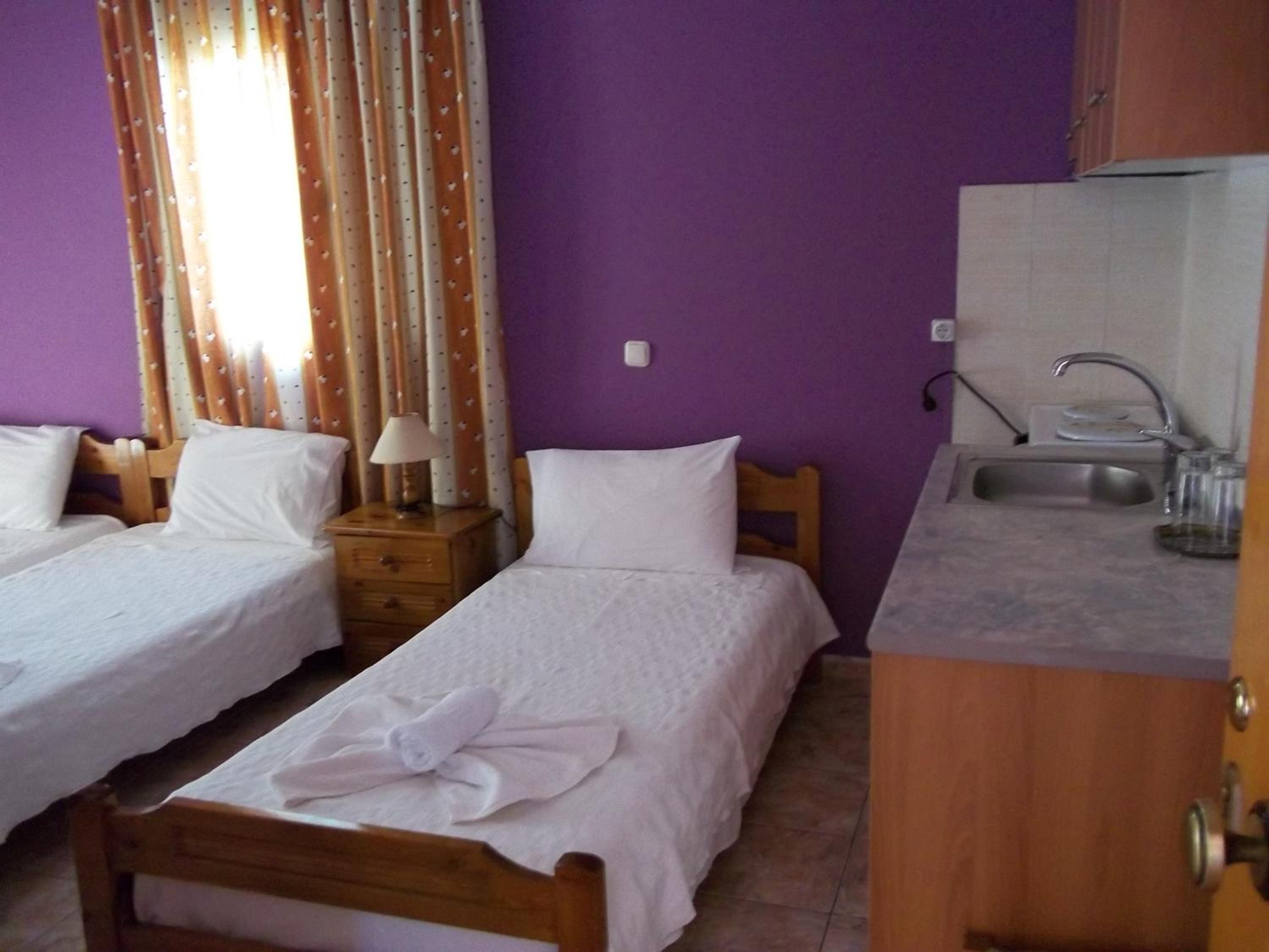 Studio with Balcony (3 Adults)  - Photo 1