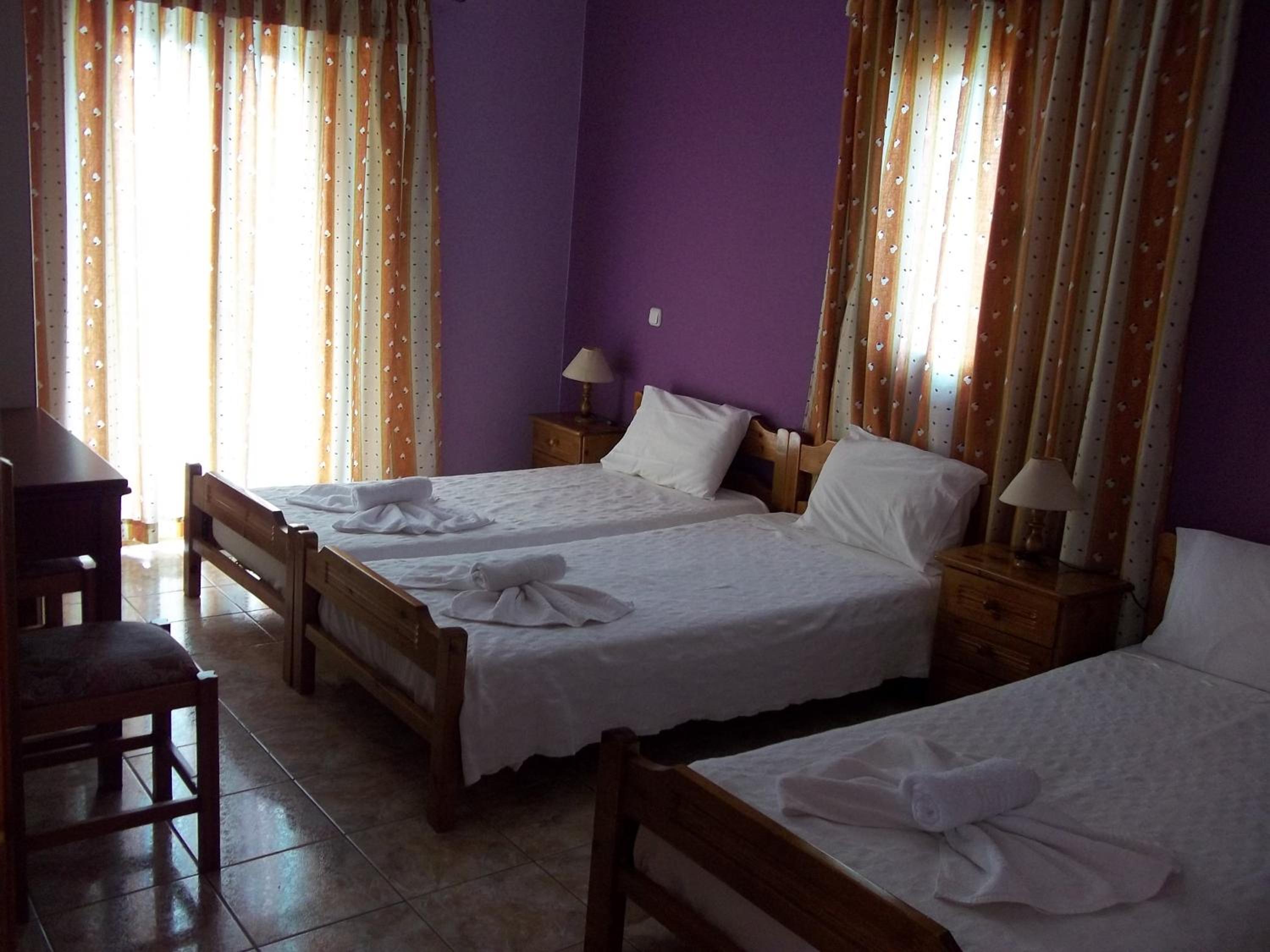 Studio with Balcony (3 Adults)  - Photo 3