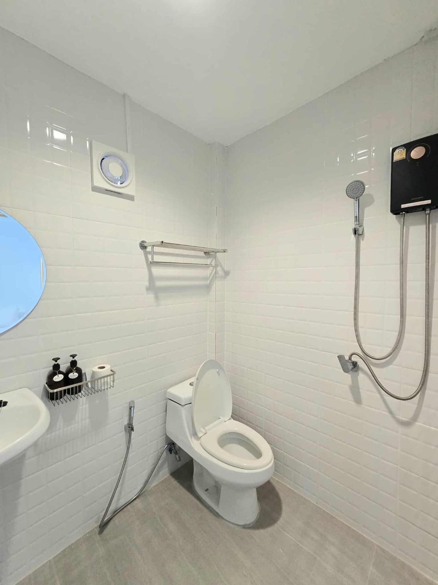 One-Bedroom House photo 1