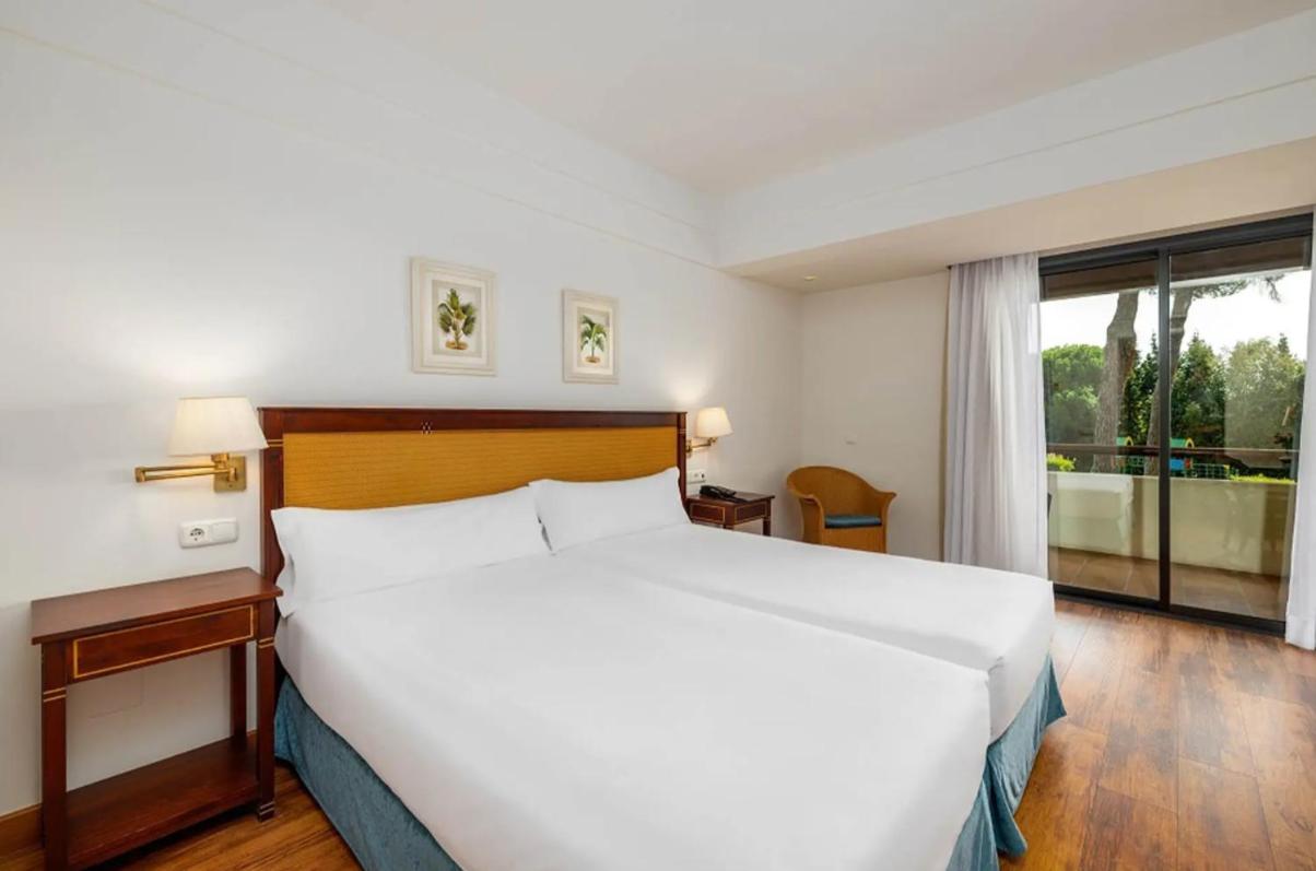 Standard Twin Room with Garden View