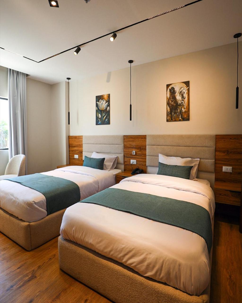 Comfort Twin Suite with Balcony Partial Pyramid View photo 2