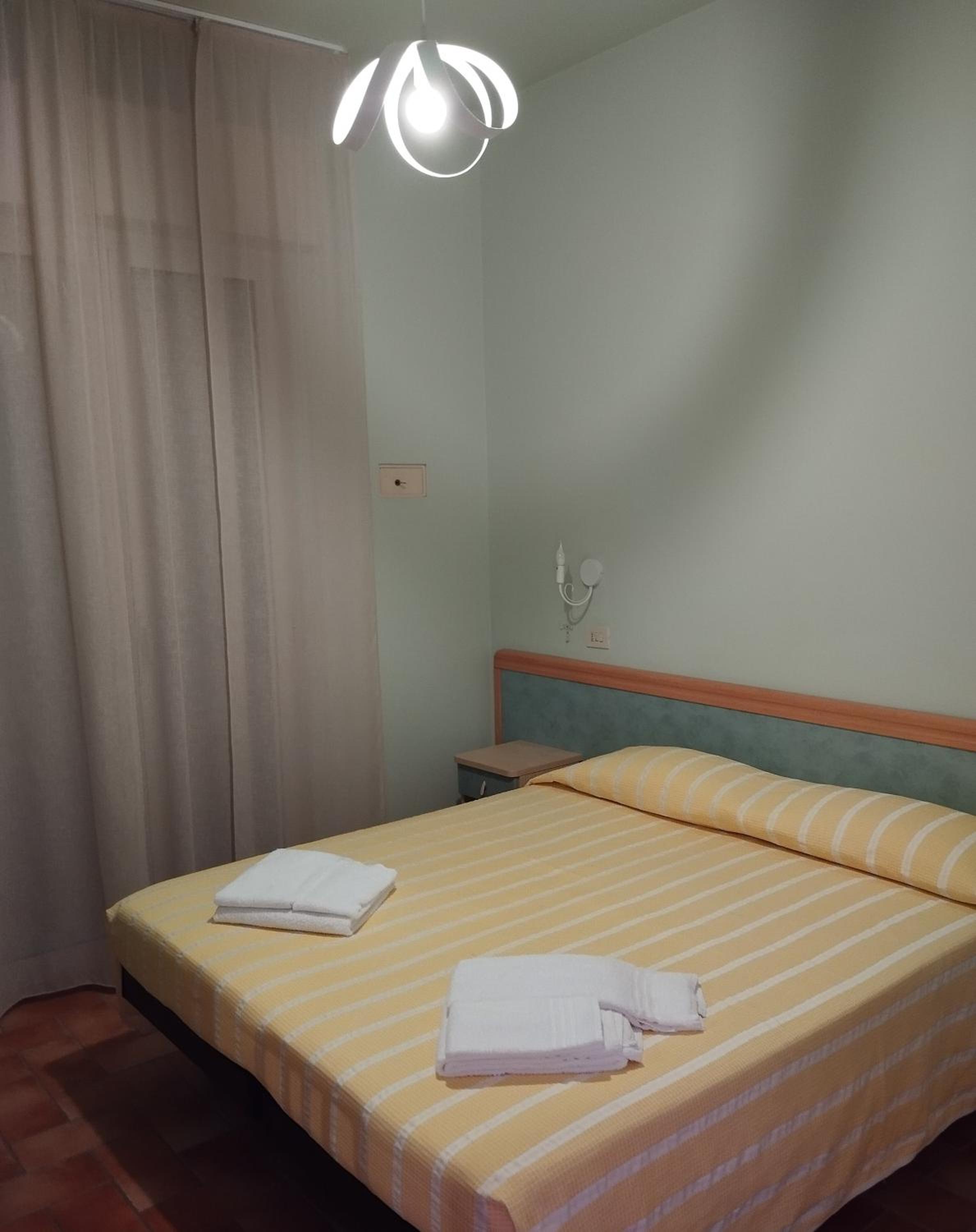 Economy Double Room photo 2
