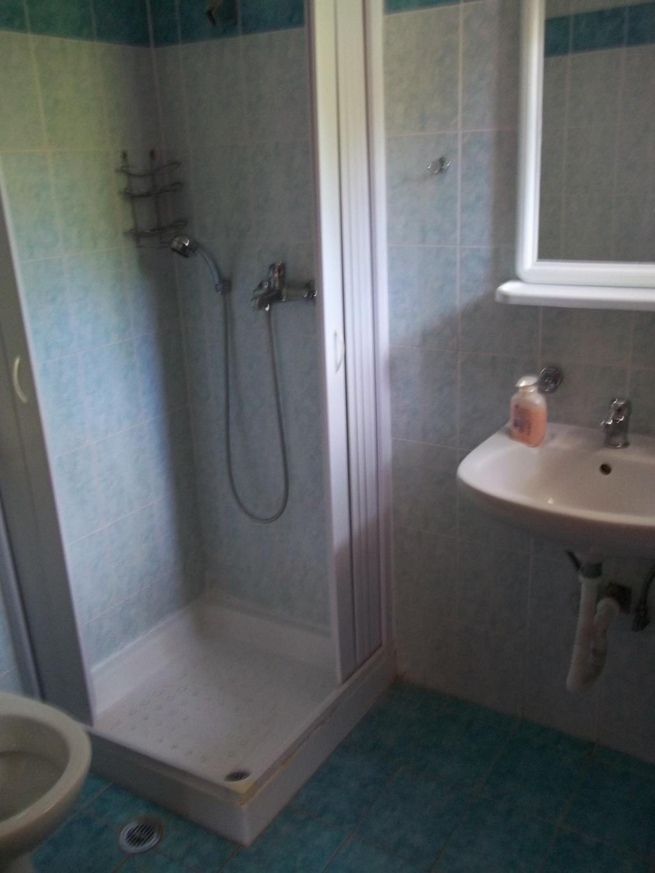 Twin Room with Balcony - Photo 2