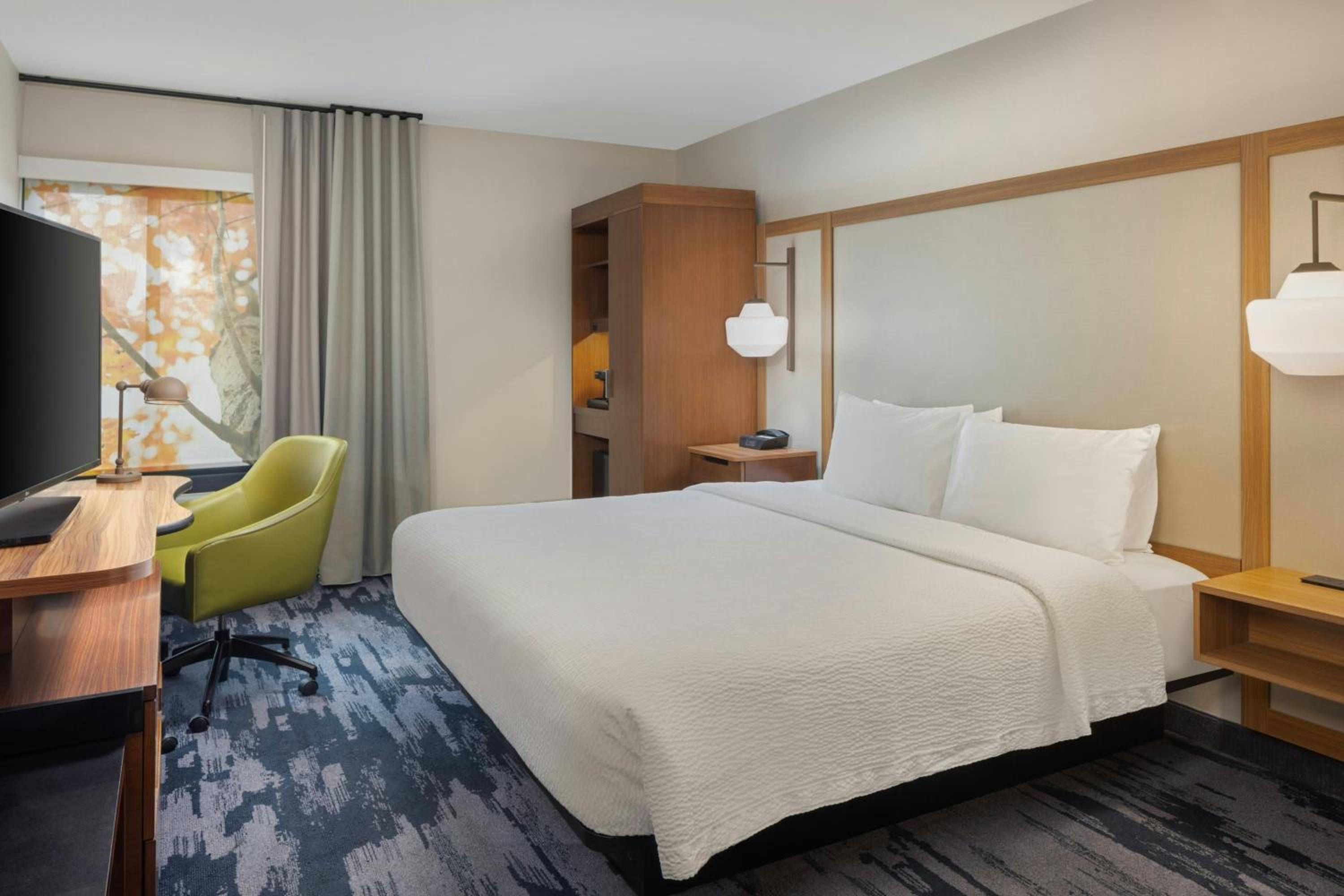 King Room - Hearing Accessible - Photo 3