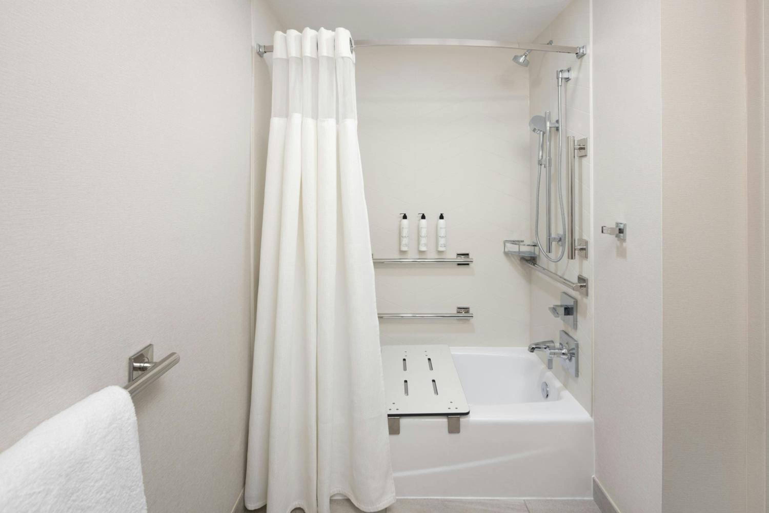 Queen Suite with Two Queen Beds and Roll-In Shower - Mobility and Hearing Accessible - Photo 6