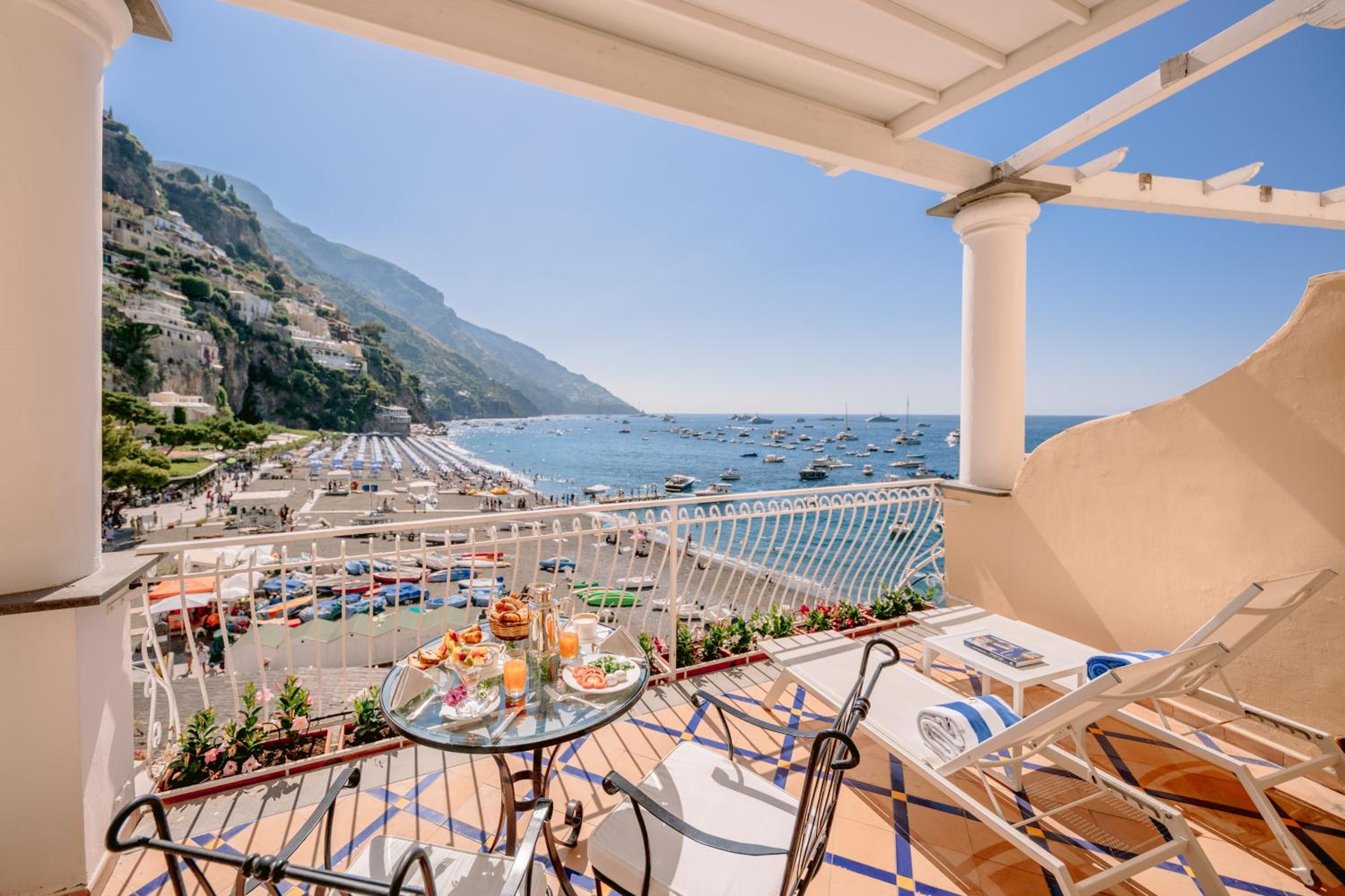 Double Room with Balcony and Sea View - Photo 3