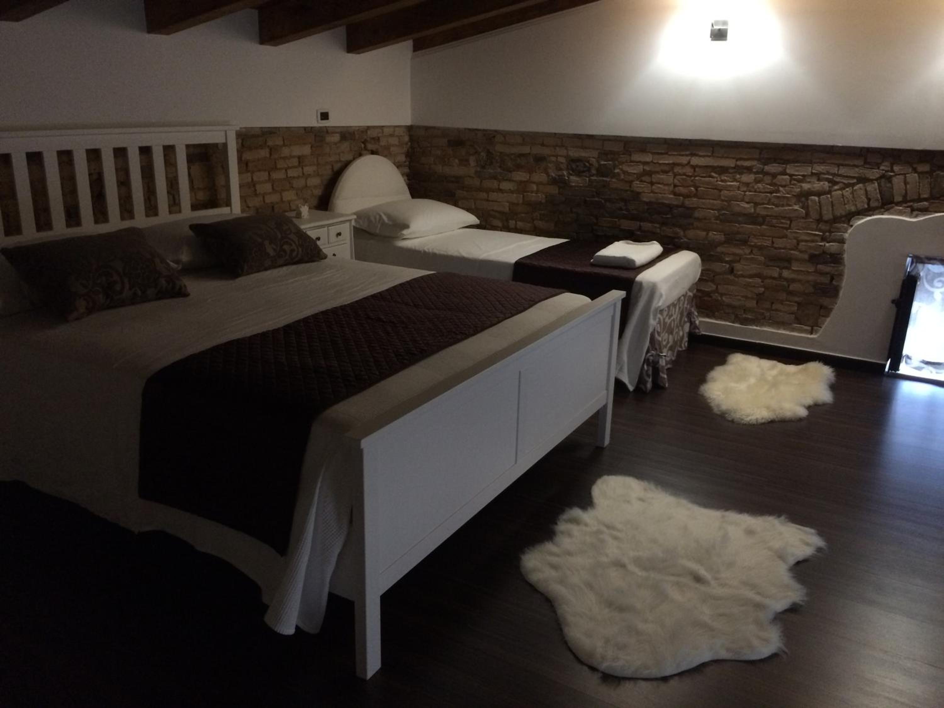Triple Room - Photo 10