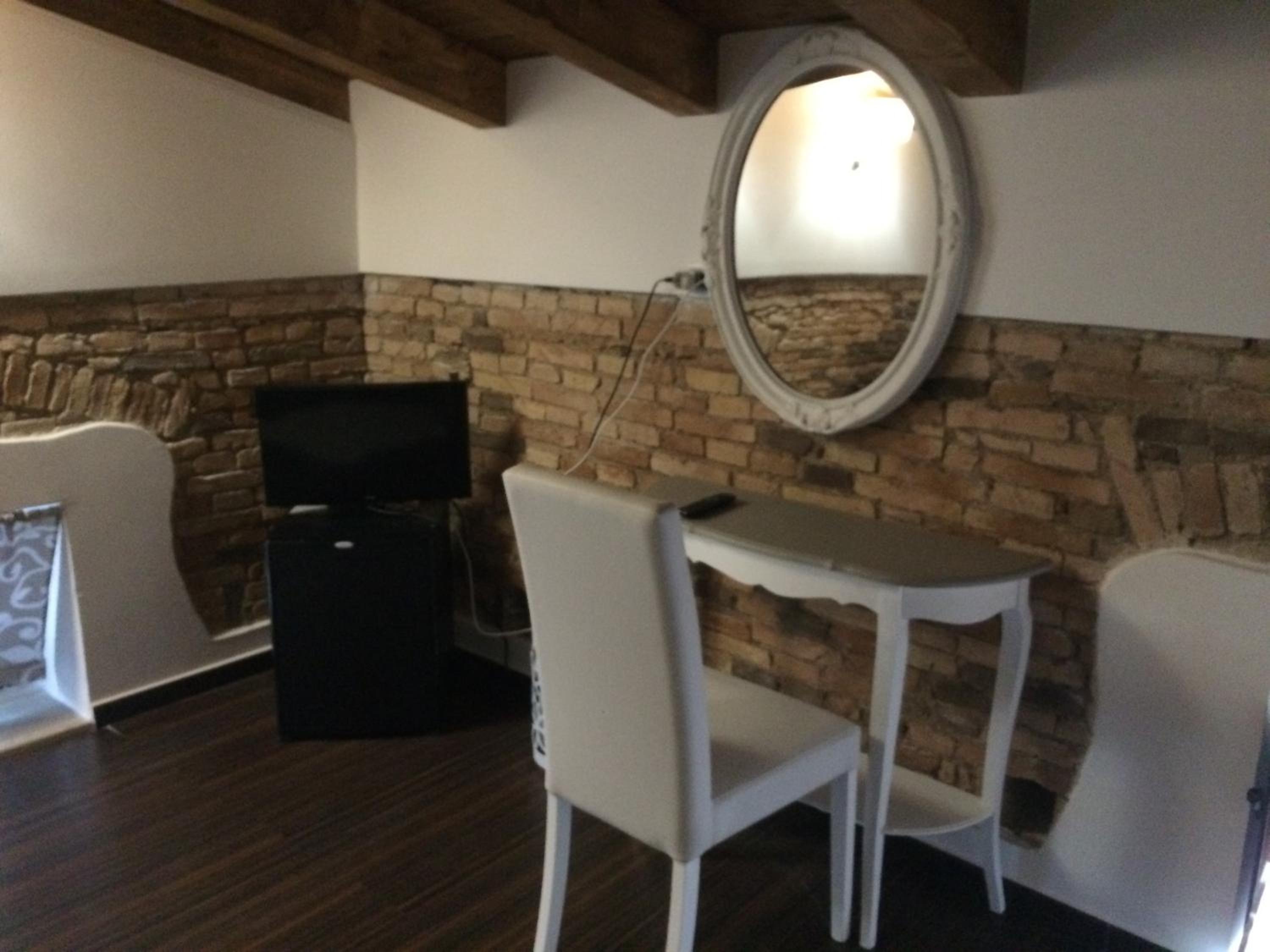 Triple Room - Photo 9