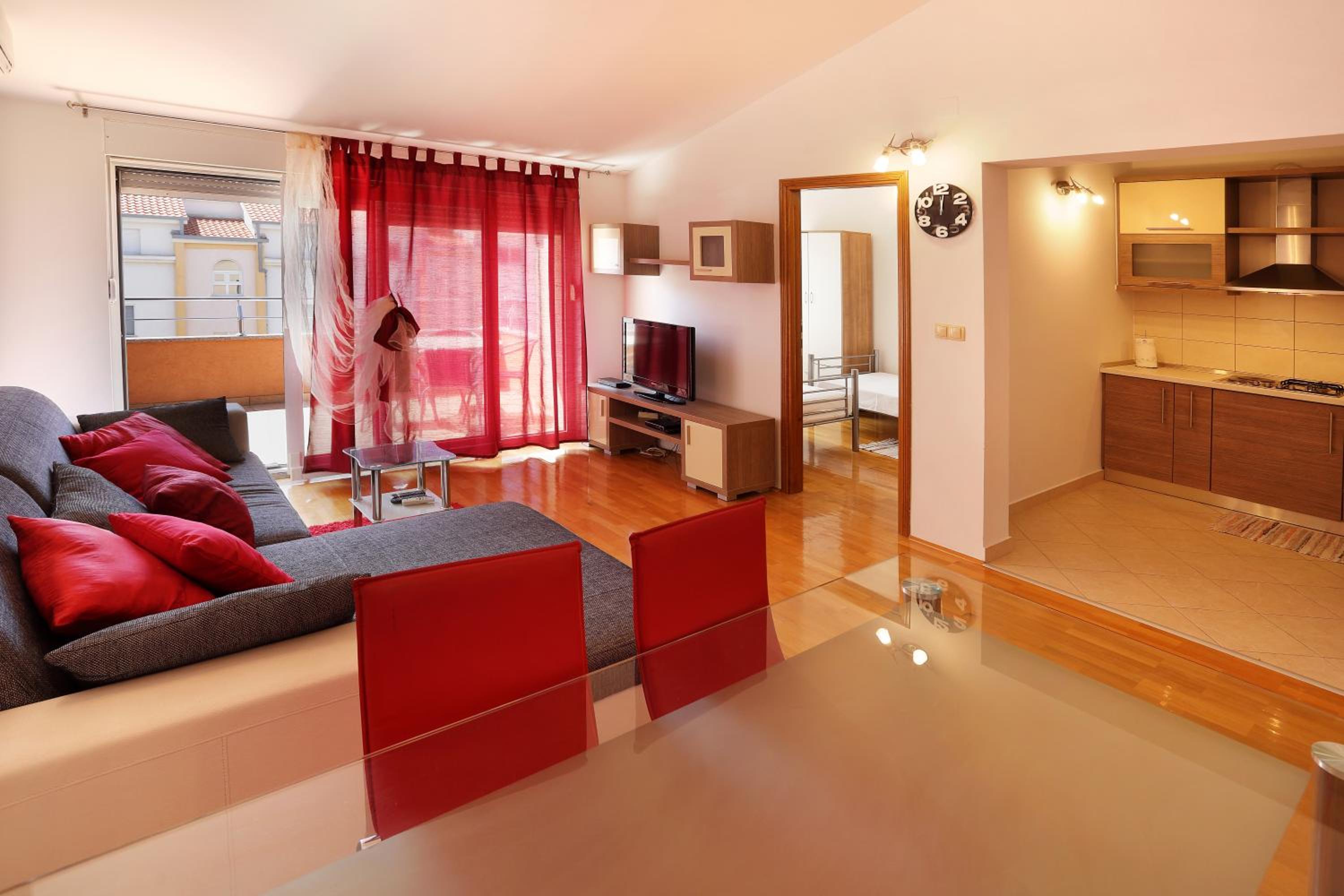Two-Bedroom Apartment - Photo 8