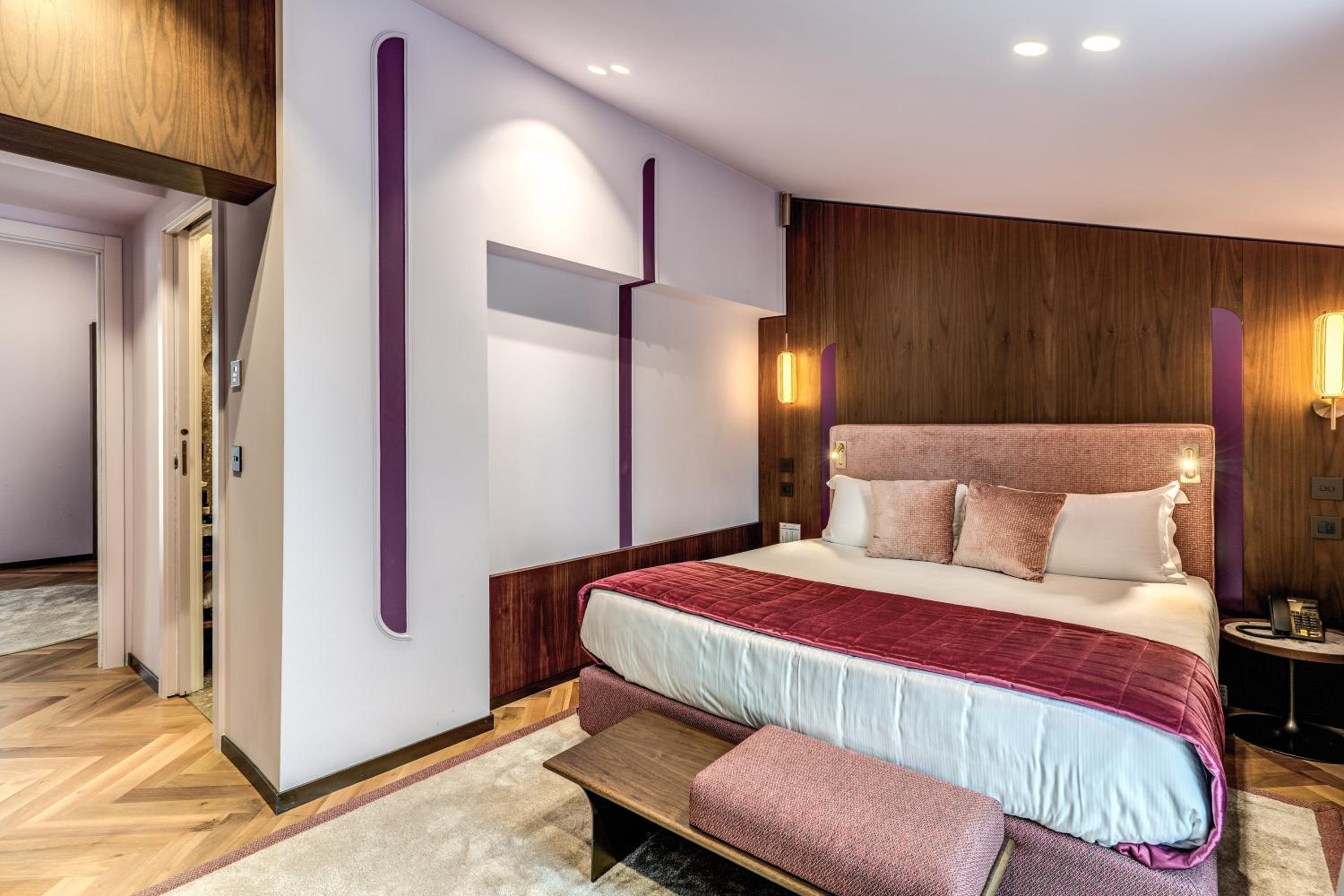 Suite with Terrace thumbnail 6