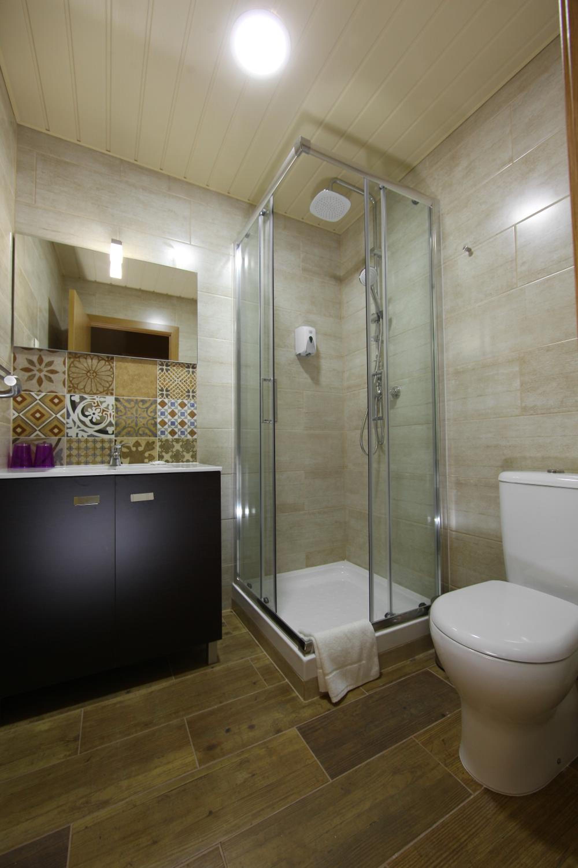 Standard Double Room - Photo 2