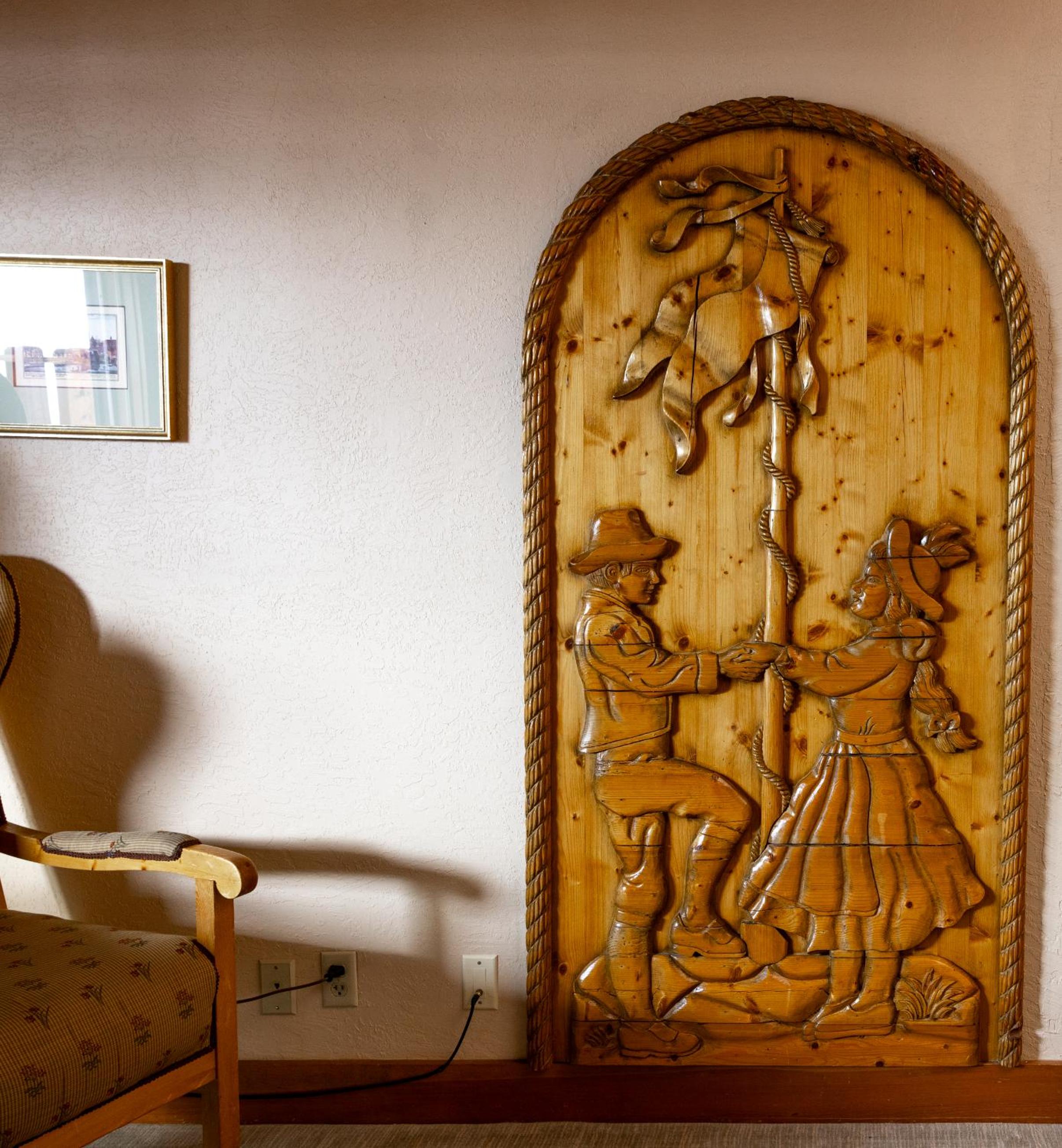 Deluxe King Suite photo 2