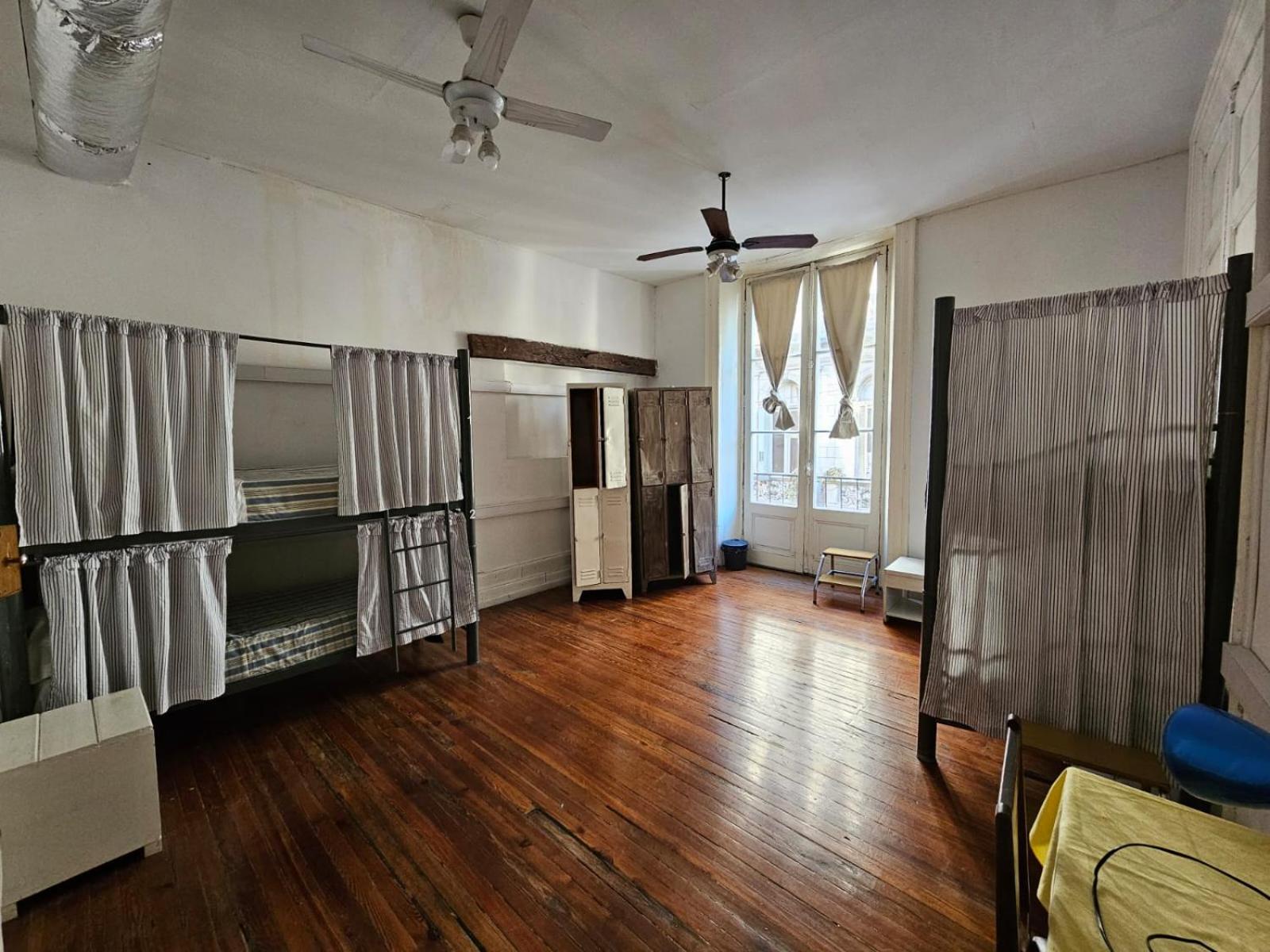 Bed in 6-Bed Mixed Dormitory Room