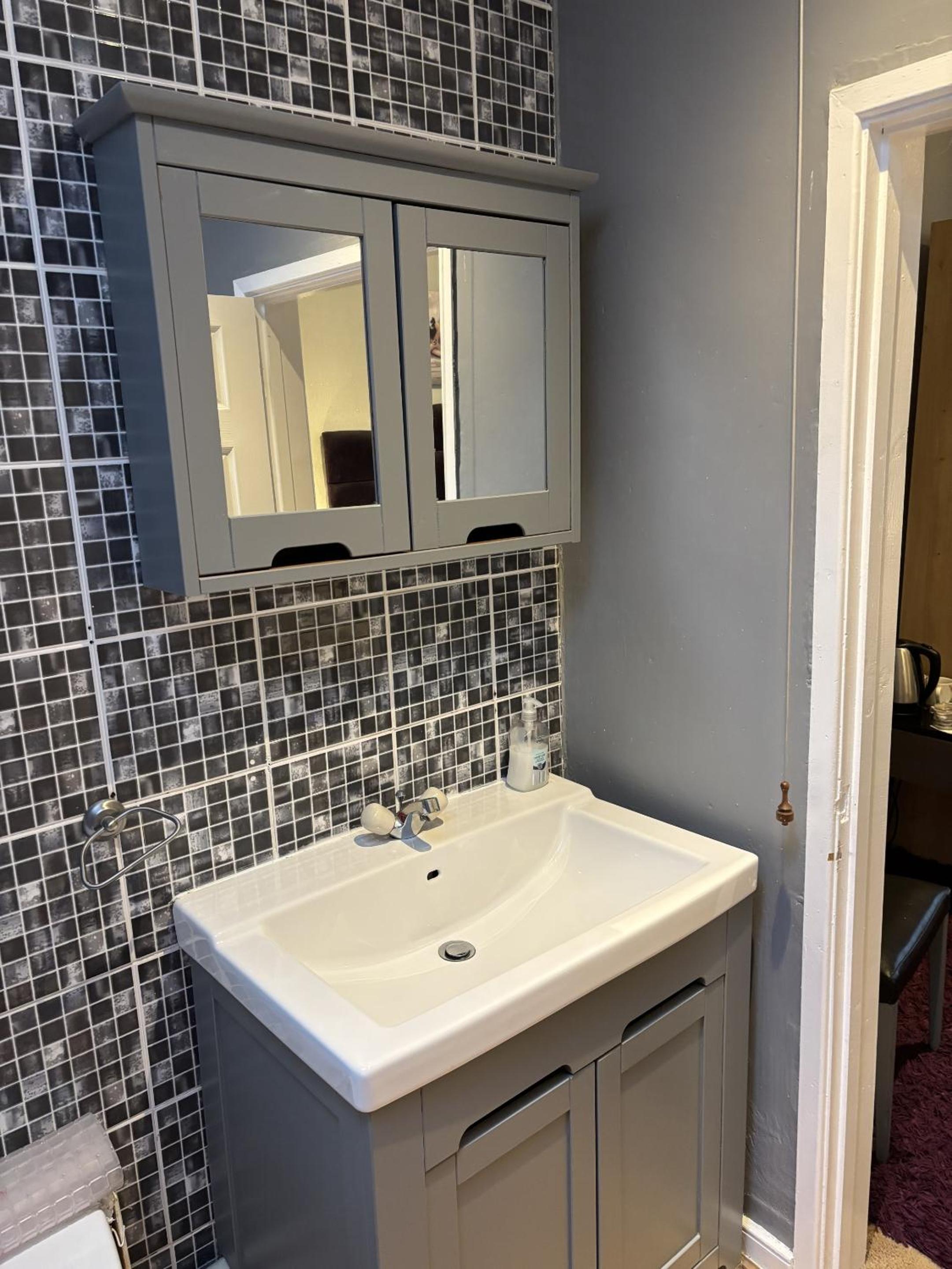 Triple Room with Shower photo 1