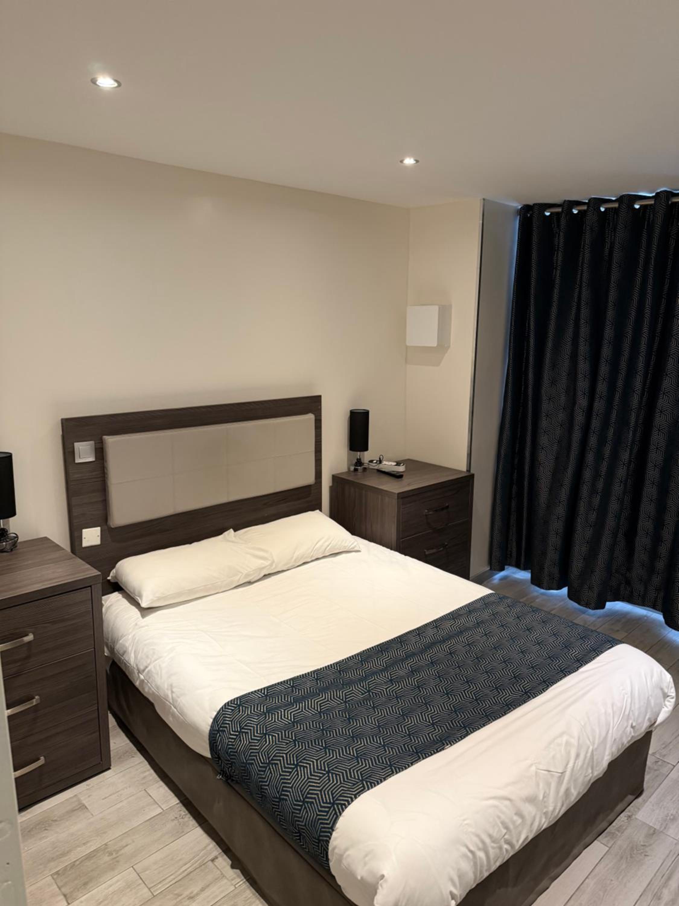 Double Room - Disability Access photo 3