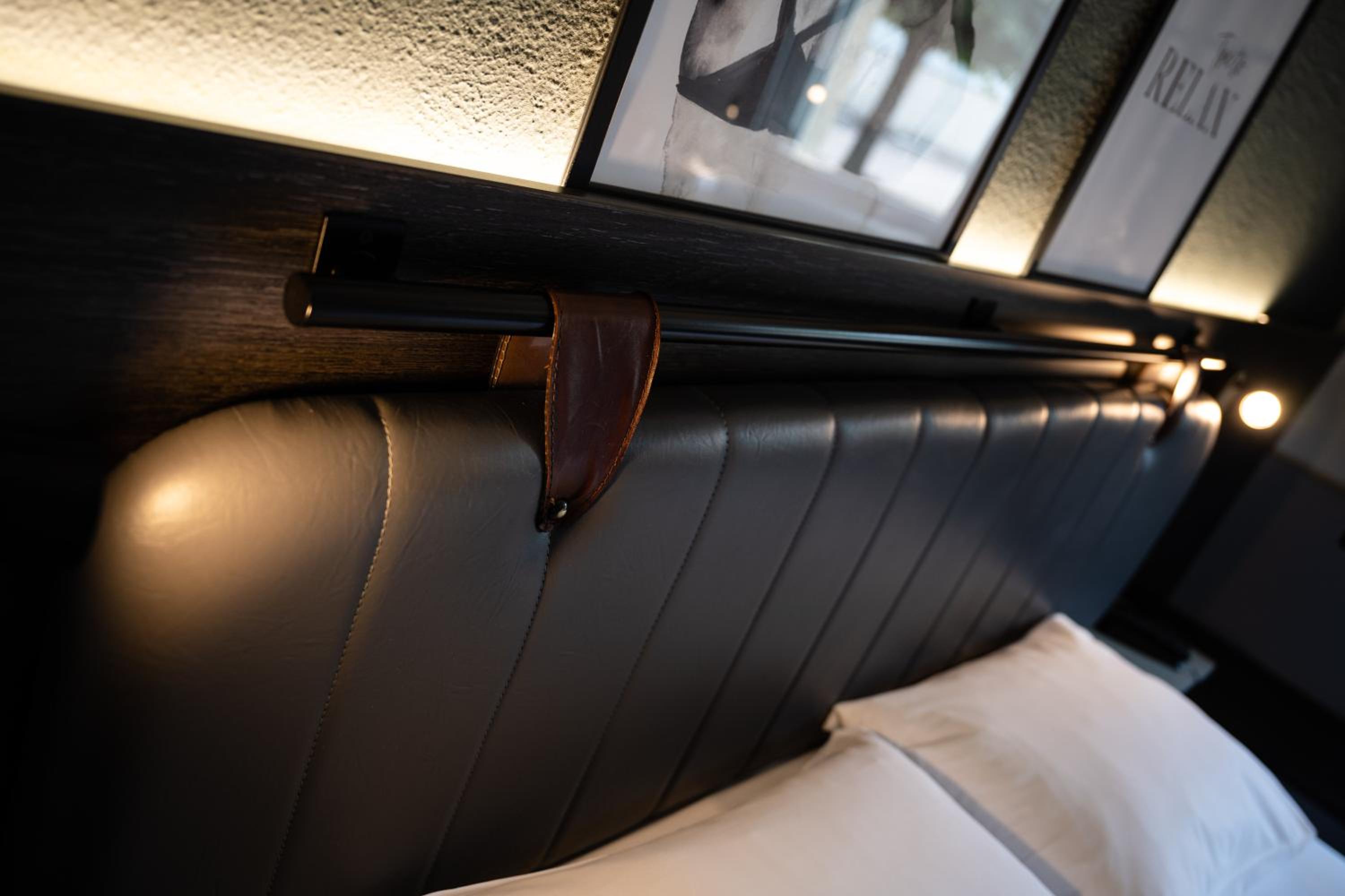 Standard Double Room with Queen Bed - Photo 22