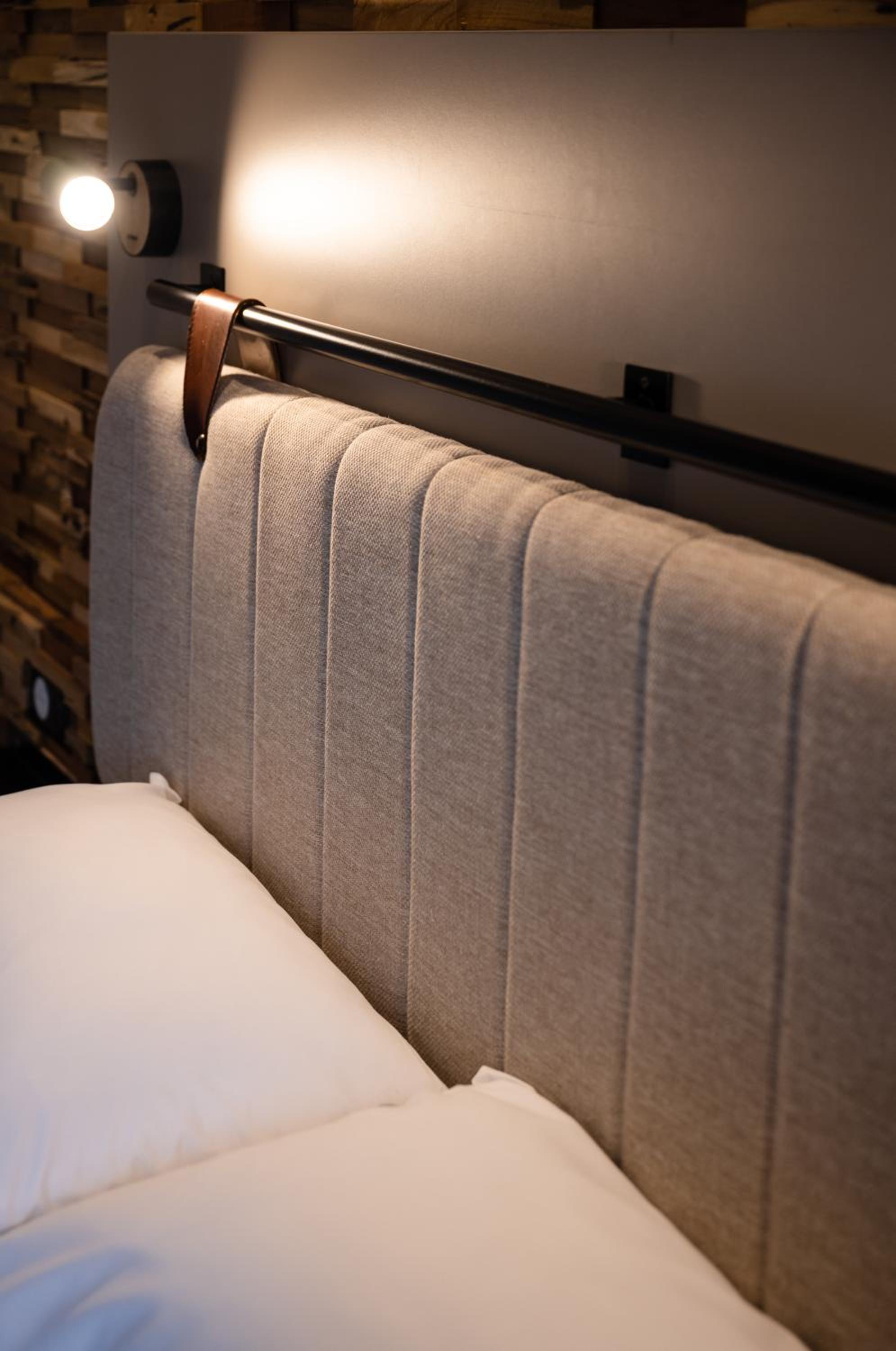 Standard Double Room with Queen Bed - Photo 24